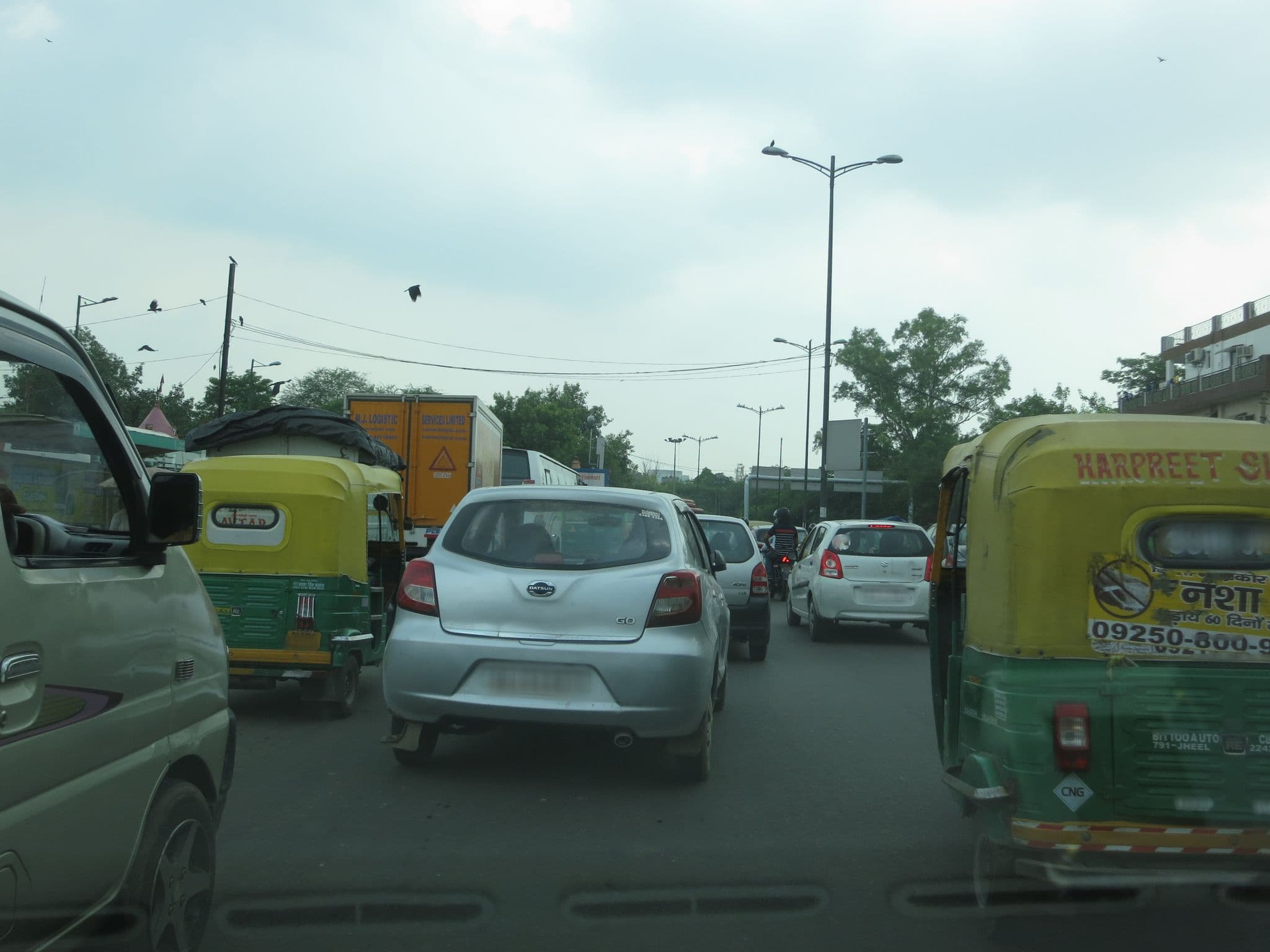 Street view near OYO Townhouse 015 Lajpat Nagar, Kotla Mahigiran — © lto (CC BY-SA · Mapillary)