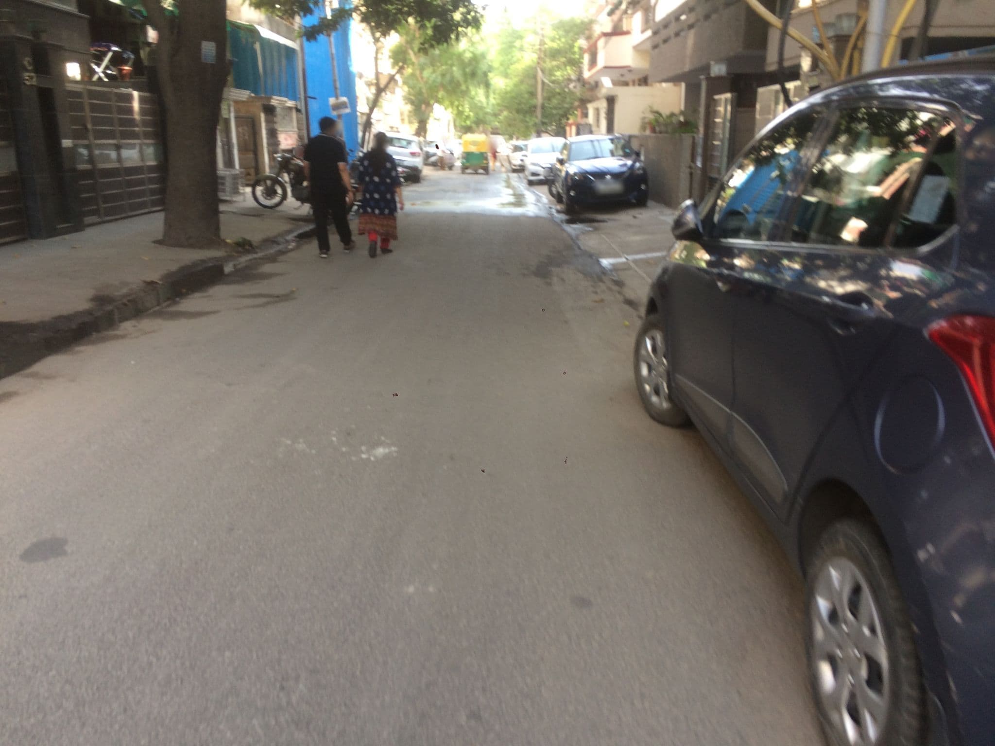 Street view near South Delhi Cottage, Kotla Mahigiran — © kushal (CC BY-SA · Mapillary)