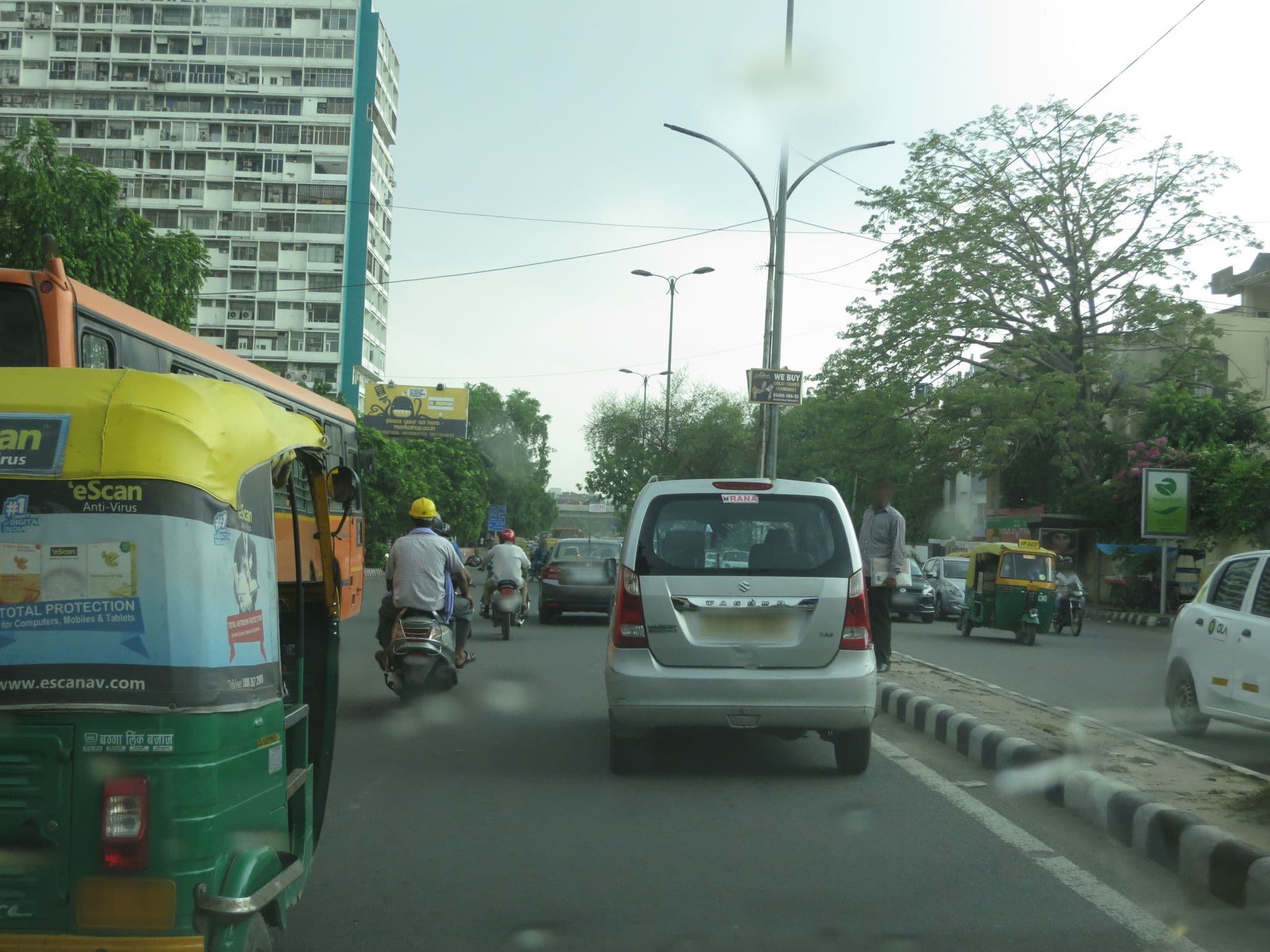 Street view near Conclave Comfort Hotel New Delhi, Kotla Mahigiran — © lto (CC BY-SA · Mapillary)