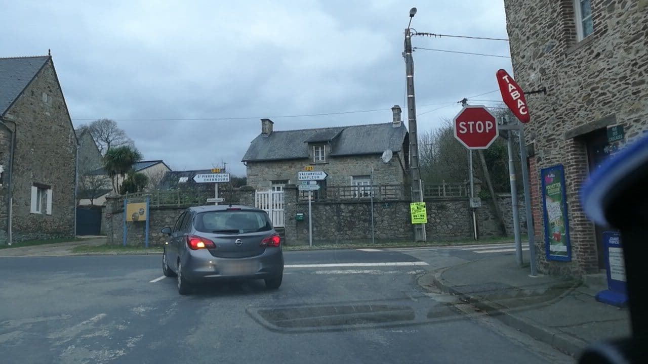 Street view near Le Tournebride, Quettehou — © lga (CC BY-SA · Mapillary)