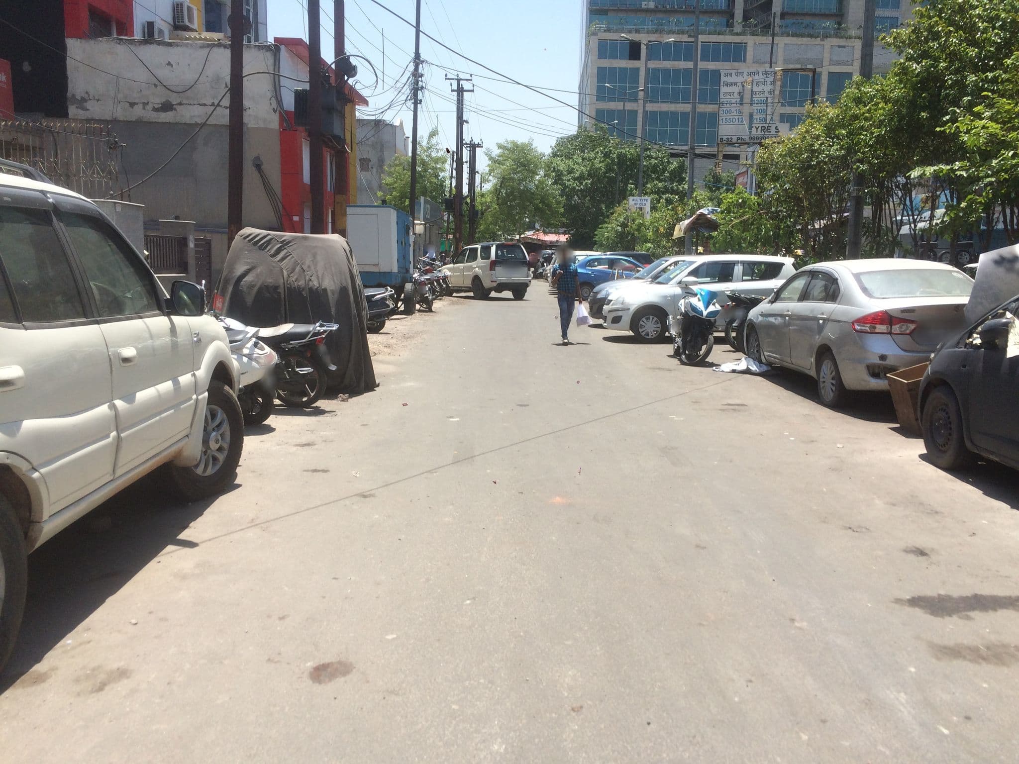 Street view near Noida Residency, Sector — © kushal (CC BY-SA · Mapillary)