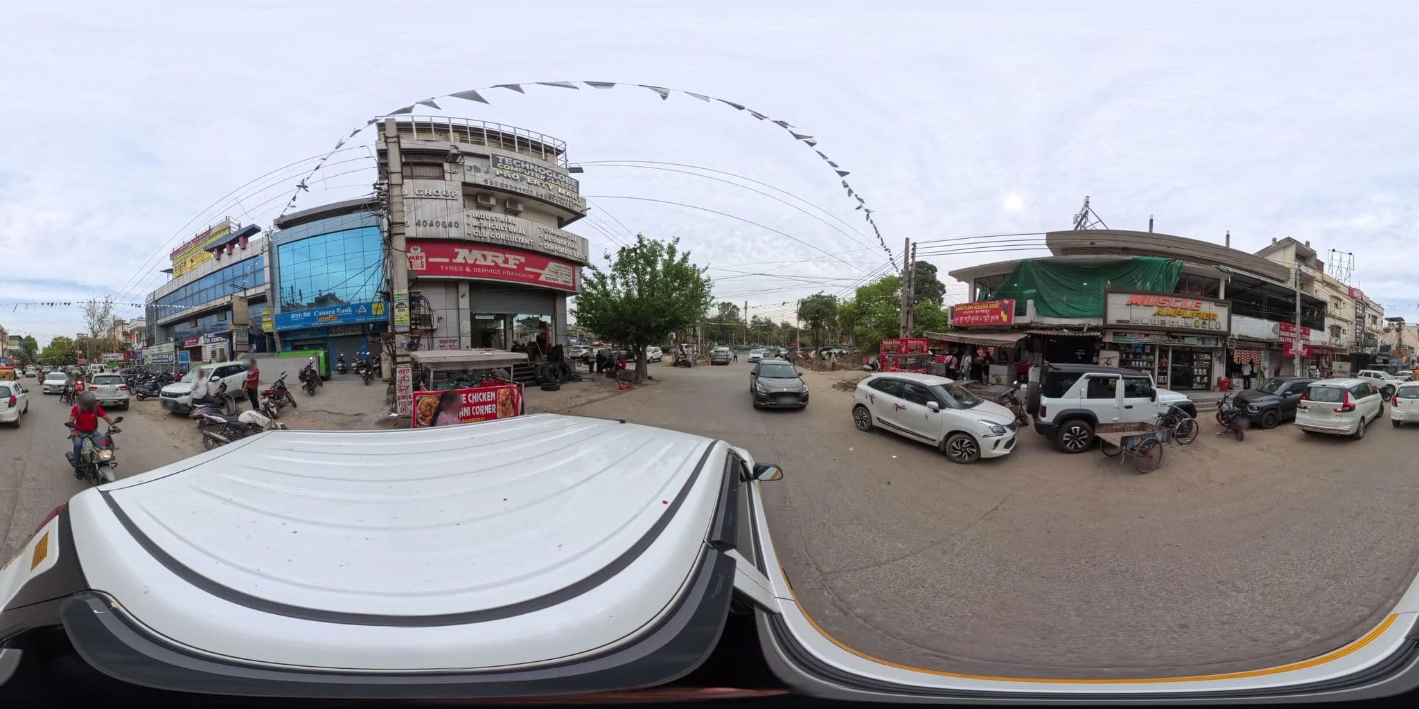 Street view near OYO 9585 Hotel Maharaja Palace, Faridabad — © skysign (CC BY-SA · Mapillary)