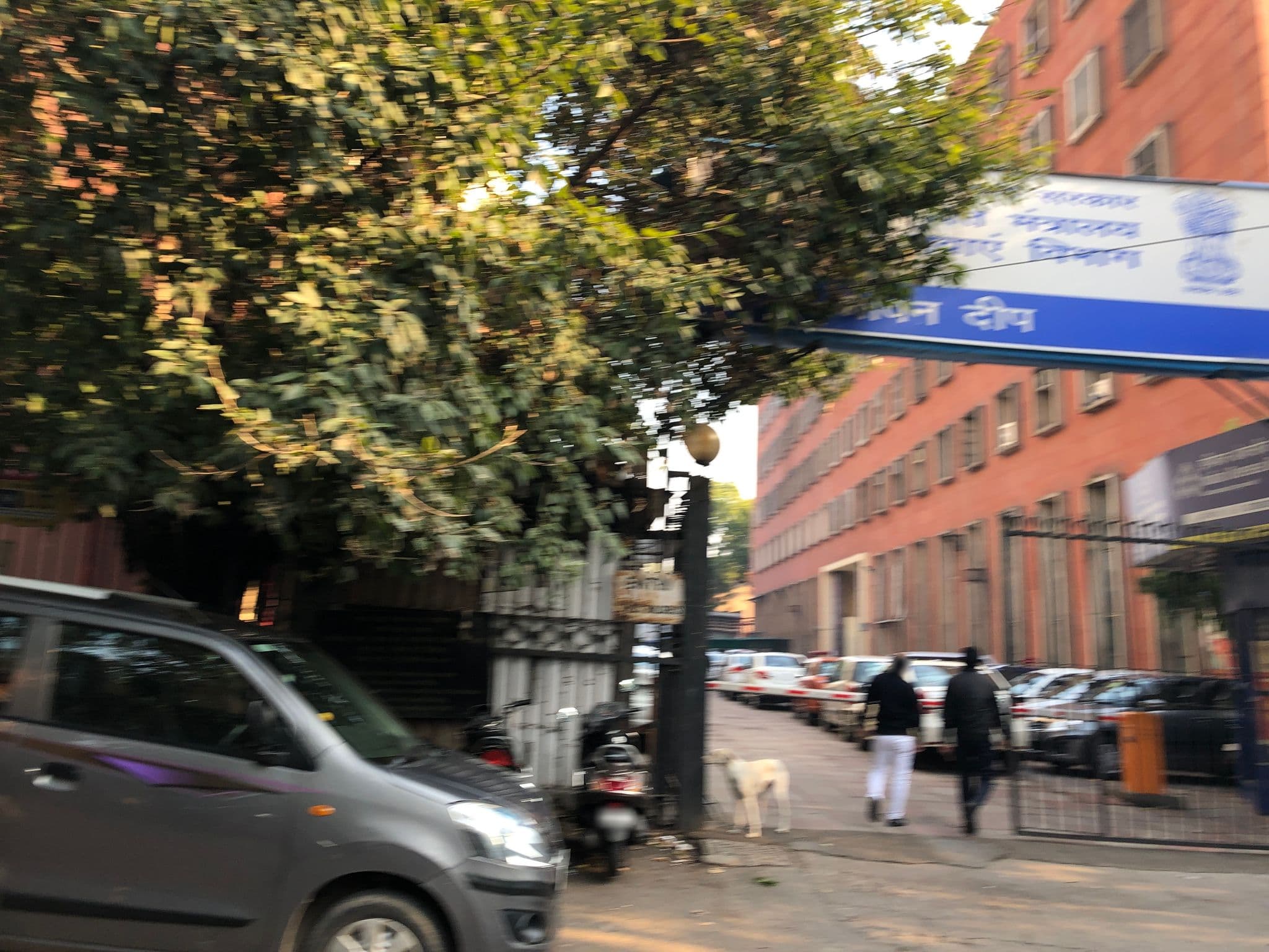 Street view near Terrace Apartments, New Delhi — © anavil (CC BY-SA · Mapillary)