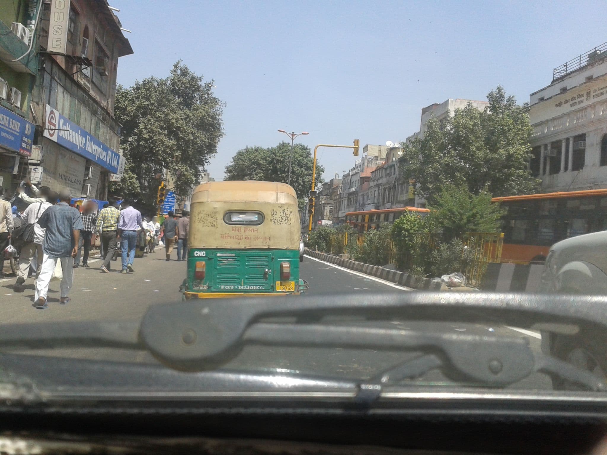 Street view near Hotel Wallstreet, Delhi — © srividya (CC BY-SA · Mapillary)