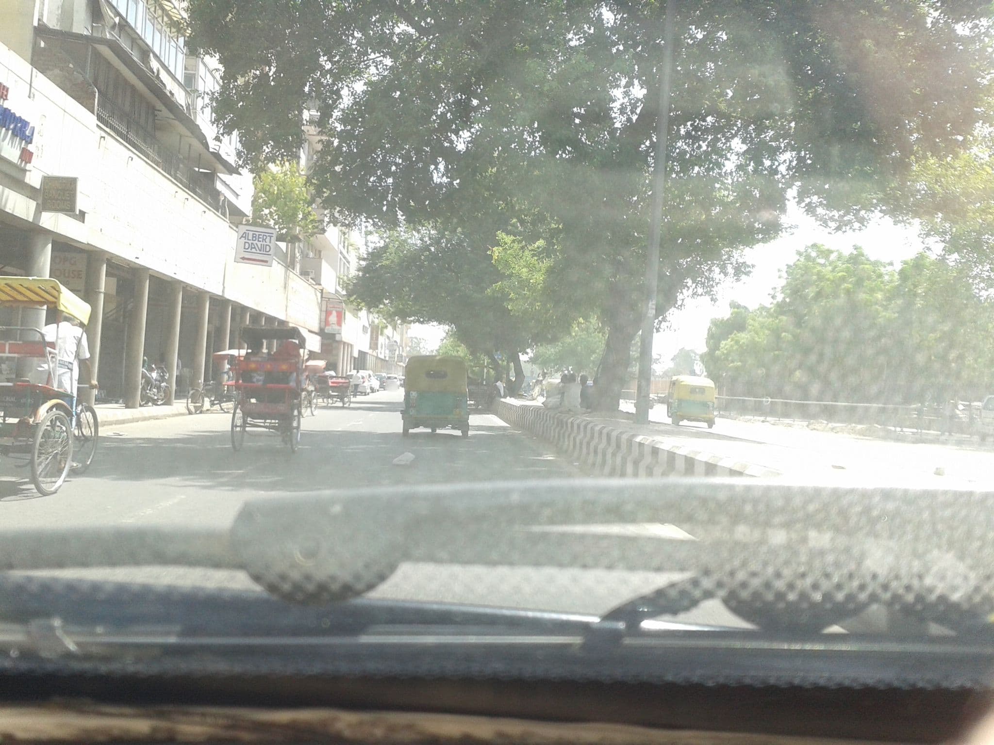 Street view near Hotel Chandrika Inn, Delhi — © srividya (CC BY-SA · Mapillary)