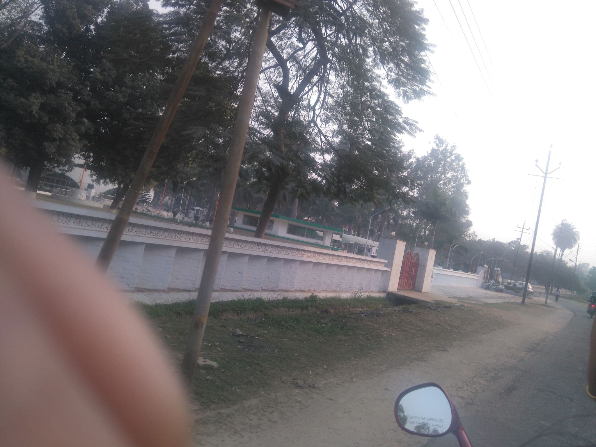 Street view near Hotel Empress Court, Meerut — © vinita (CC BY-SA · Mapillary)