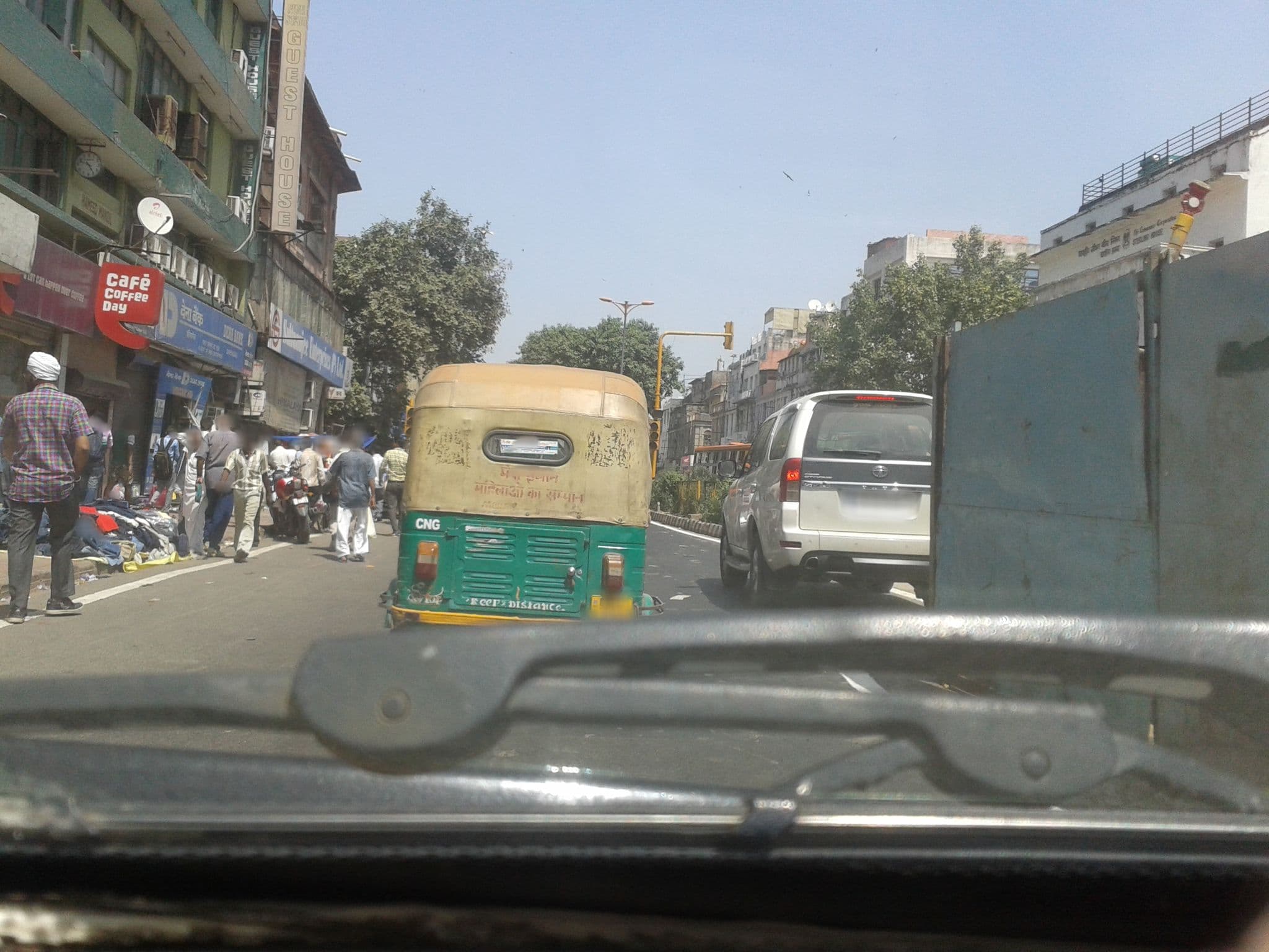 Street view near Hotel Shyama, Delhi — © srividya (CC BY-SA · Mapillary)