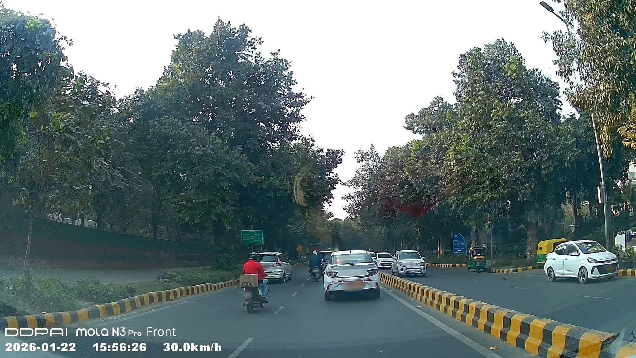 Street view near Hotel Ramada Plaza, New Delhi — © Ibigrp (CC BY-SA · Mapillary)