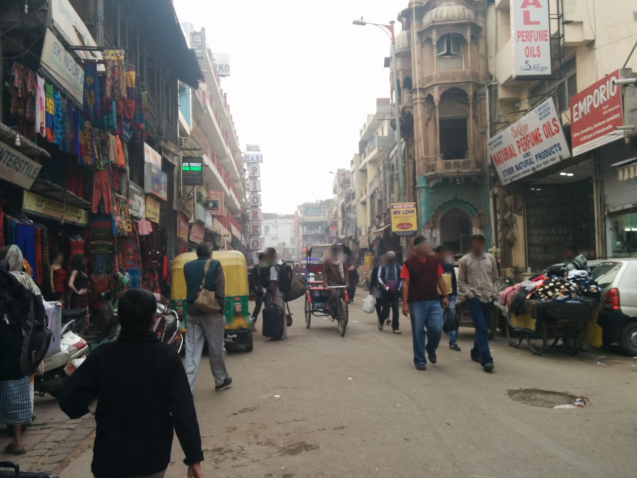 Street view near Yes Boss Hotel By Backpackers Heaven, Delhi — © sashazykov (CC BY-SA · Mapillary)