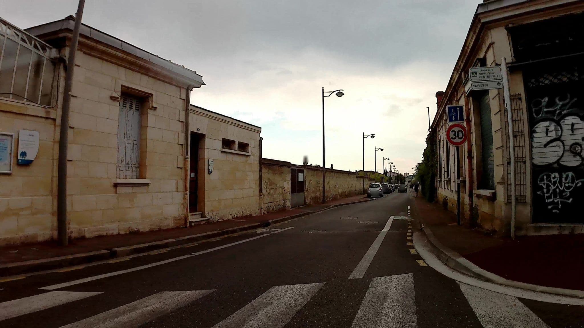 Street view near Association des Amis de Saint-Jacques de Compostelle en Aquitaine, Le Bouscat — © trouyer (CC BY-SA · Mapillary)