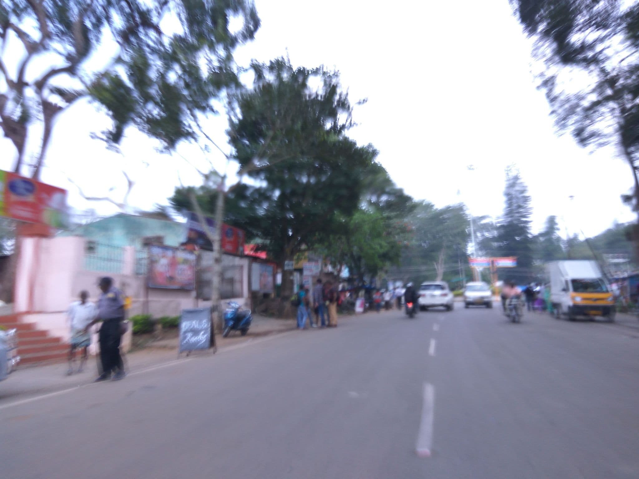 Street view near Hotel Linga, Yercaud — © natarajakaveeti (CC BY-SA · Mapillary)