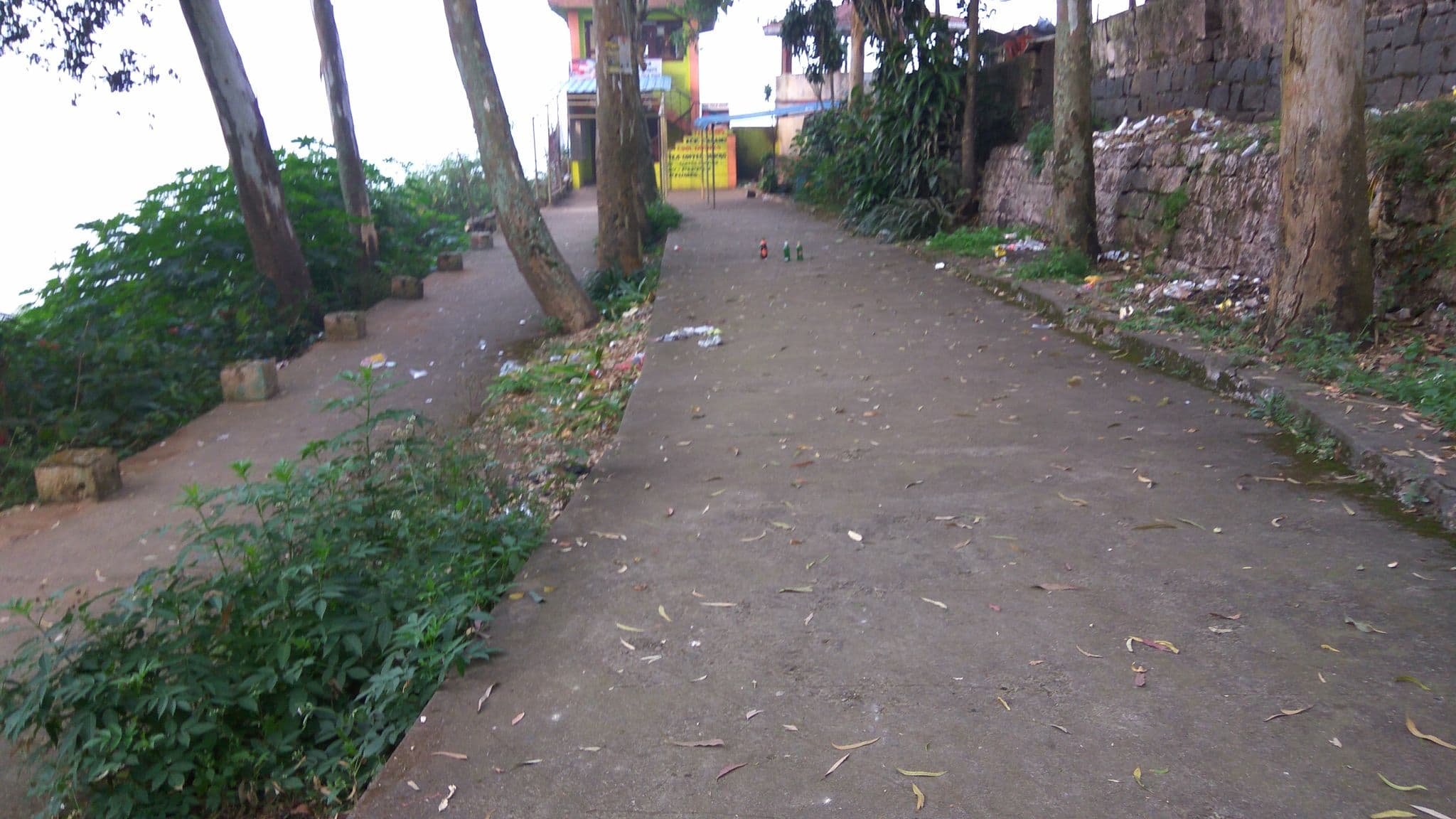 Street view near Svayambh Villa, Yercaud — © natarajakaveeti (CC BY-SA · Mapillary)