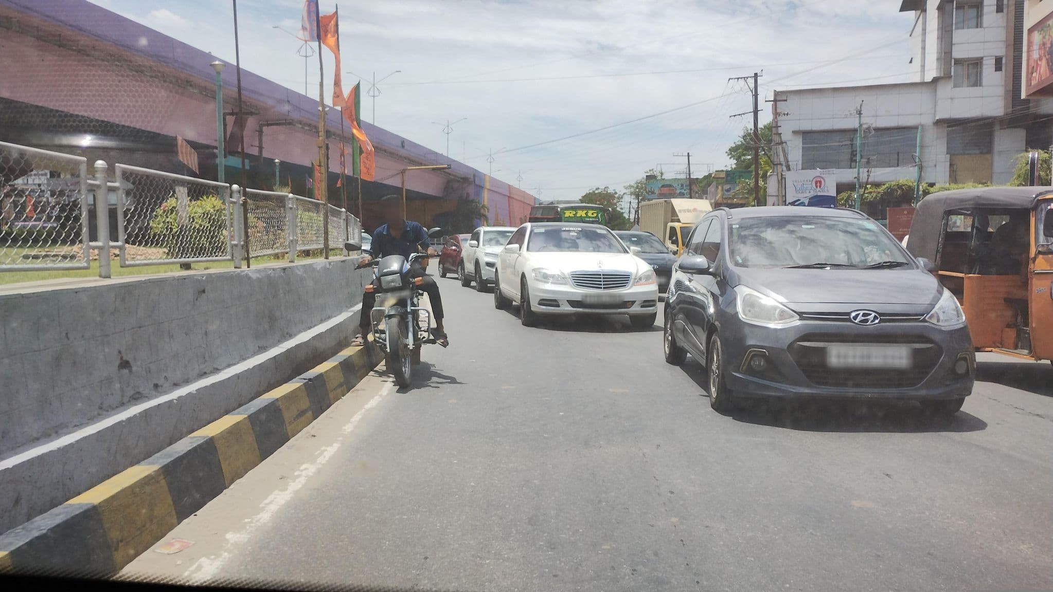 Street view near Hotel Jayanthi Tower, Vellore — © mapkb (CC BY-SA · Mapillary)