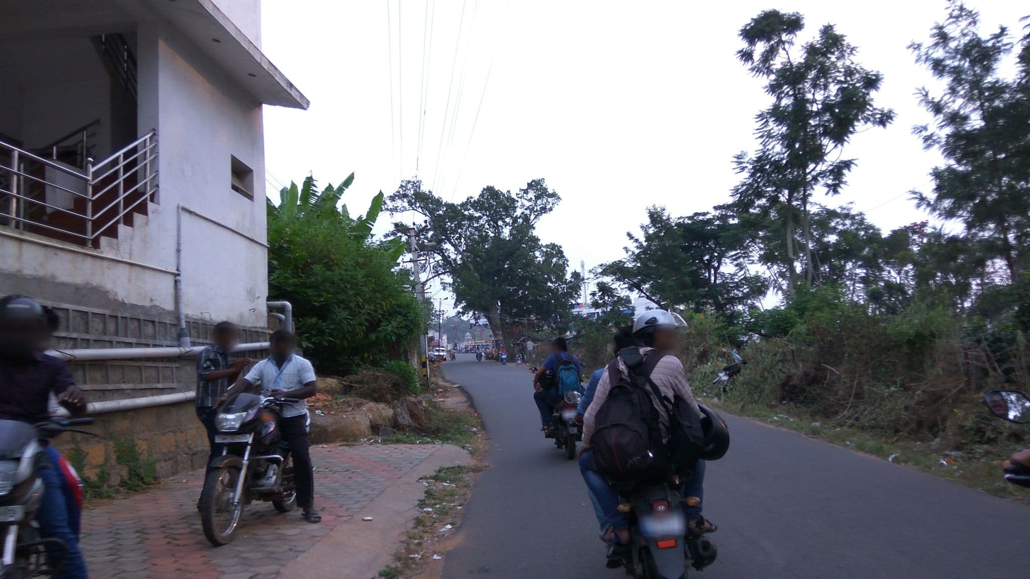 Street view near Chill Breeze Resorts, Yercaud — © natarajakaveeti (CC BY-SA · Mapillary)
