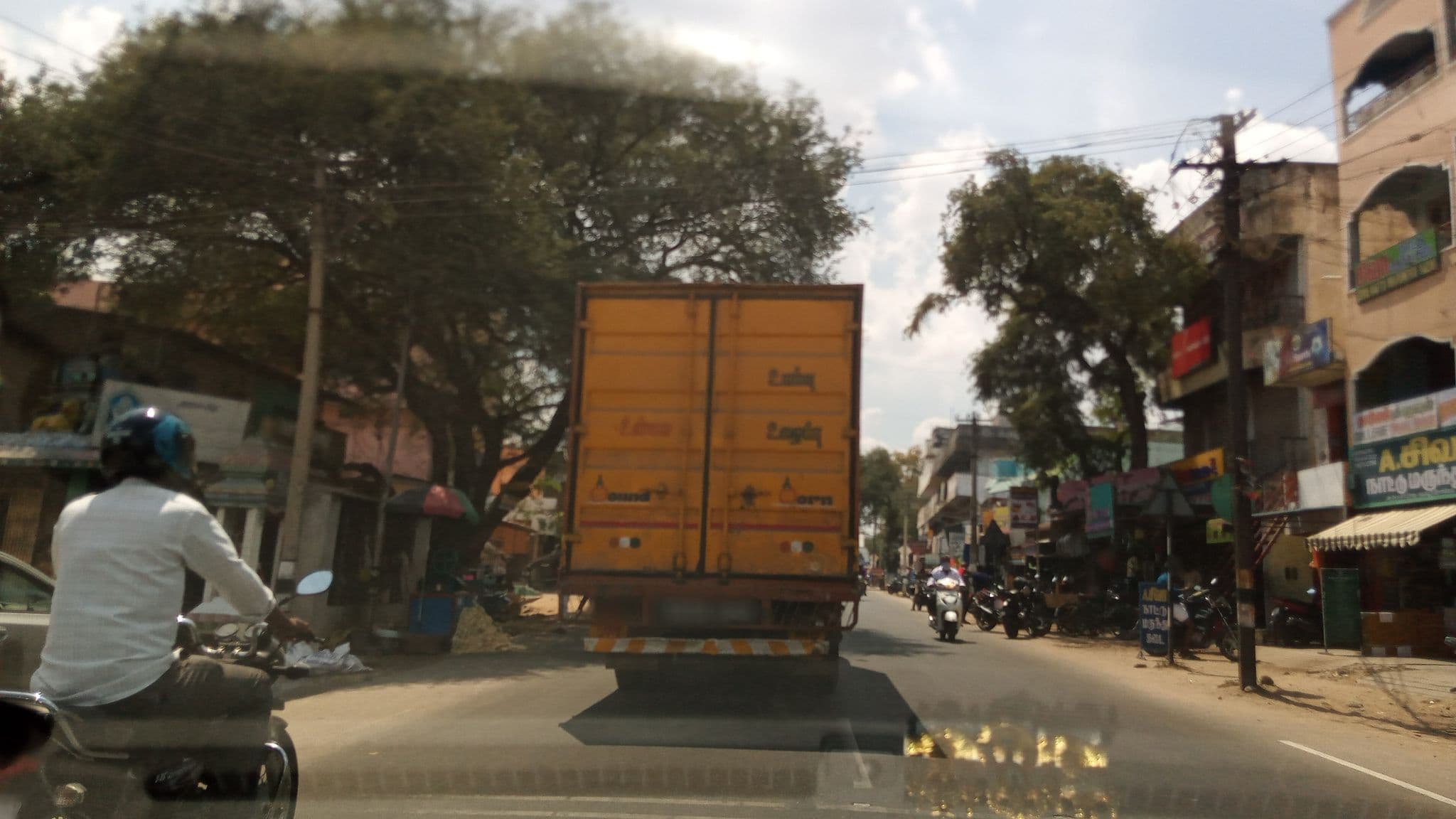 Street view near Hotel Brindavan, Rānipet — © pradeepbv (CC BY-SA · Mapillary)