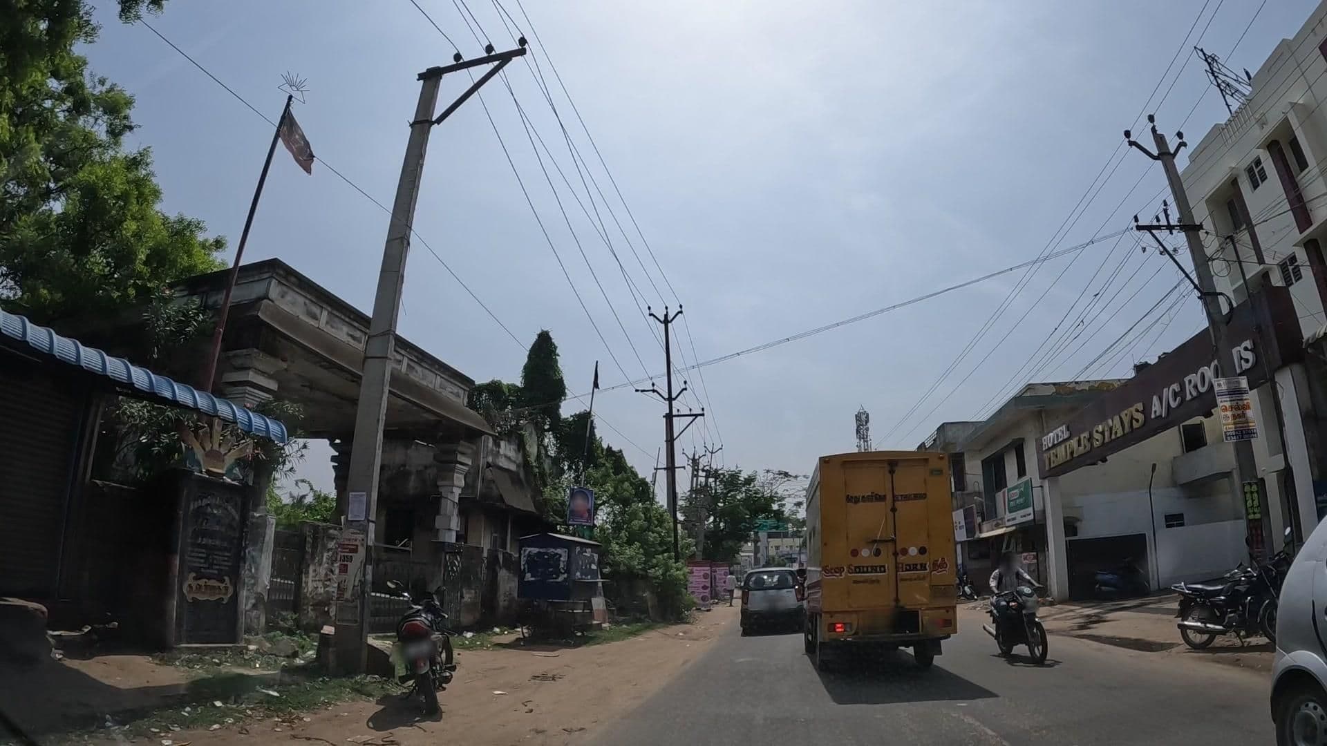 Street view near Temple Stays - Friendliness and Cleanliness Room, Ullūr — © sudharsanamurthy (CC BY-SA · Mapillary)