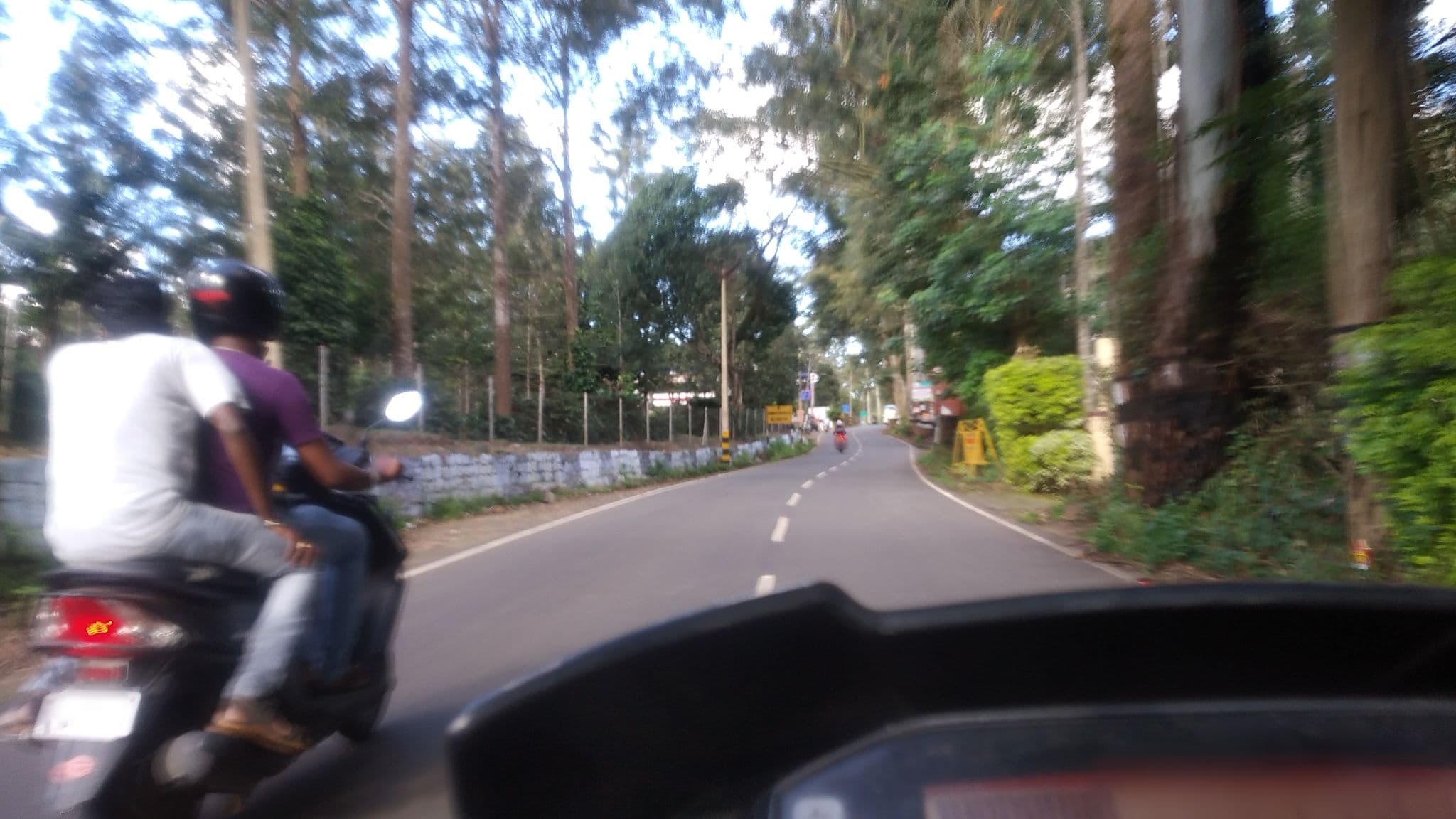 Street view near Nidi Sri Hotel, Yercaud — © jothishbabu (CC BY-SA · Mapillary)