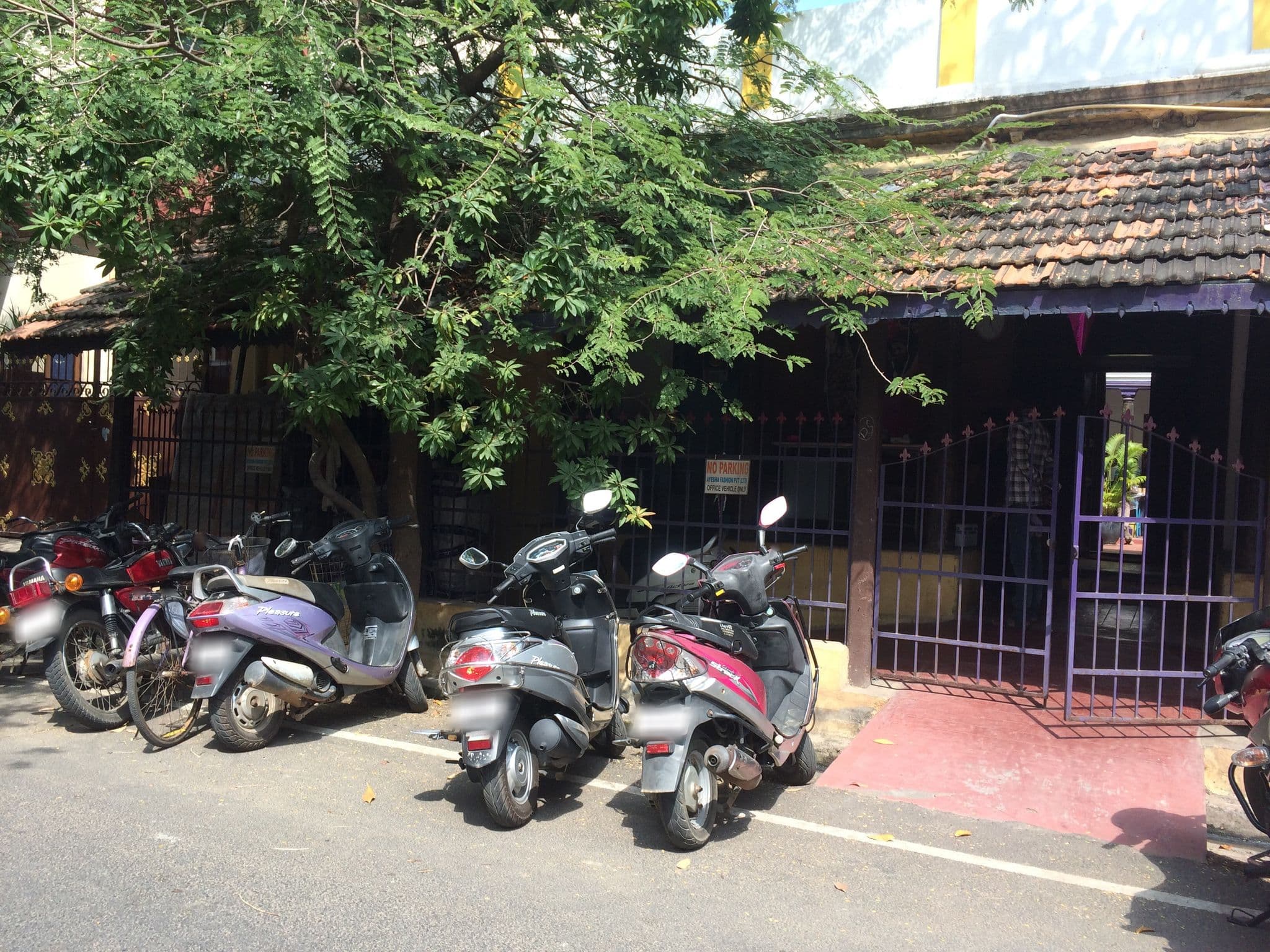Street view near Arunik Inn Pondicherry, Puducherry — © lauren_lock_uiowa_edu (CC BY-SA · Mapillary)
