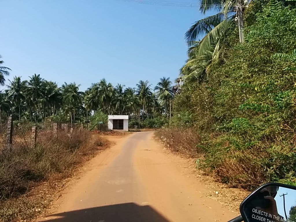 Street view near Thamarai Resort, Kottaikuppam — © sashazykov (CC BY-SA · Mapillary)