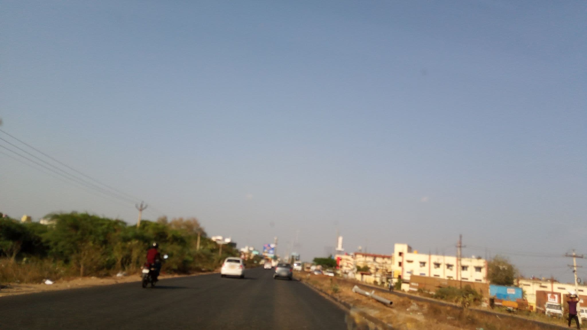 Street view near Le Waternia Resort, Mevalūrkuppam — © pradeepbv (CC BY-SA · Mapillary)