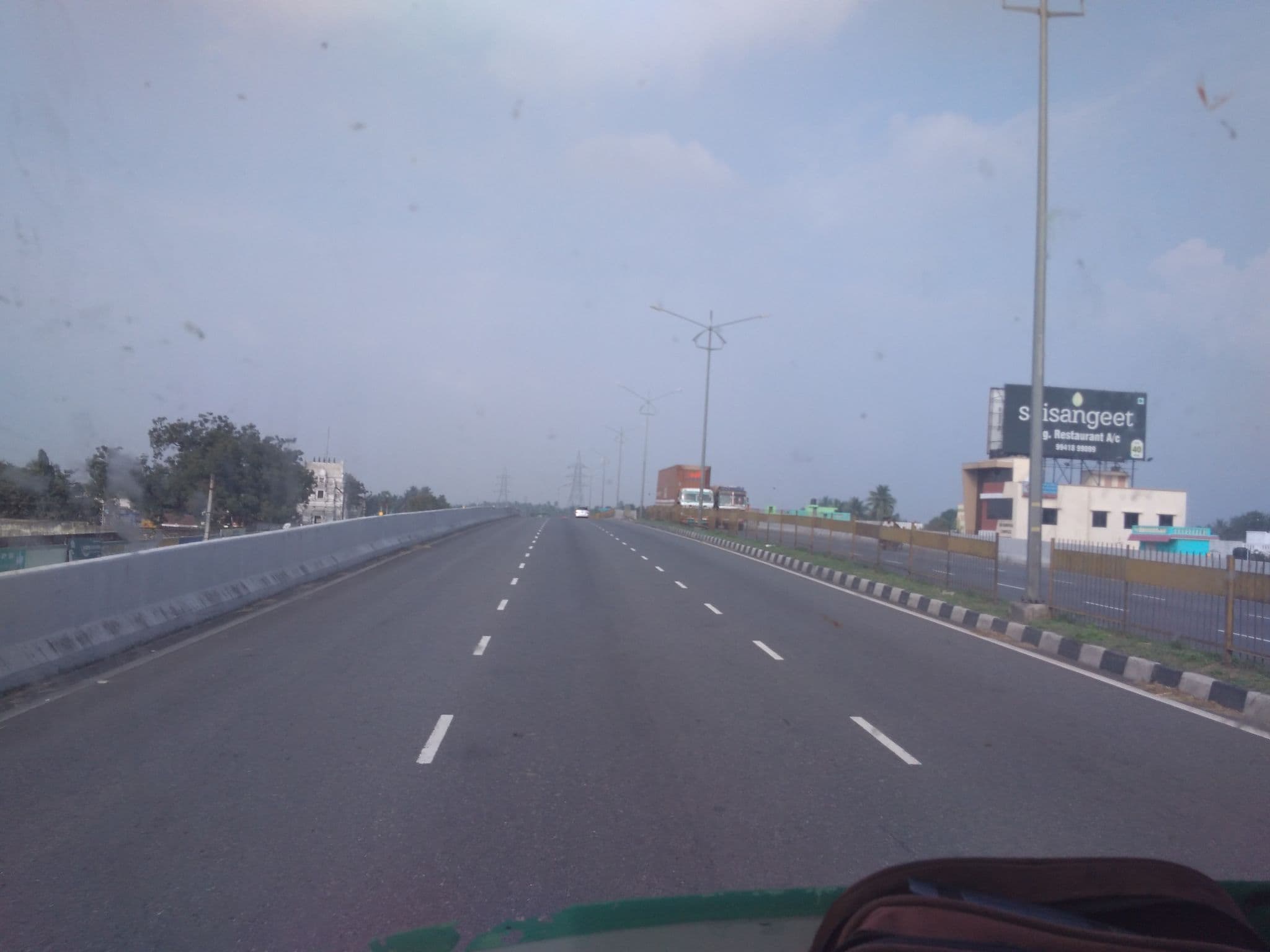 Street view near OM Shakthi Hotel, Virinchīpuram — © ephu (CC BY-SA · Mapillary)