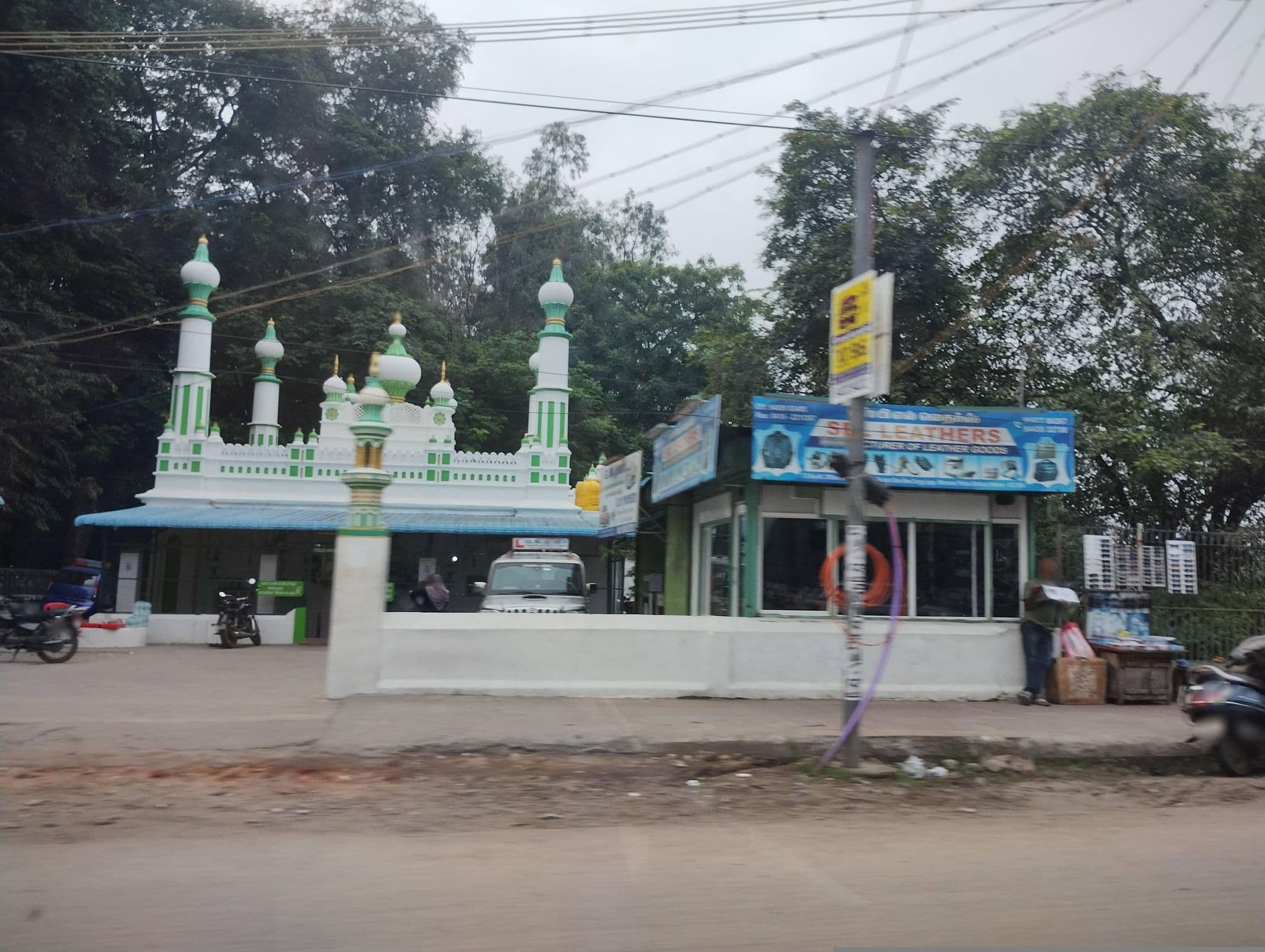 Street view near Sri Krishna Lodge, Vellore — © mapkb (CC BY-SA · Mapillary)