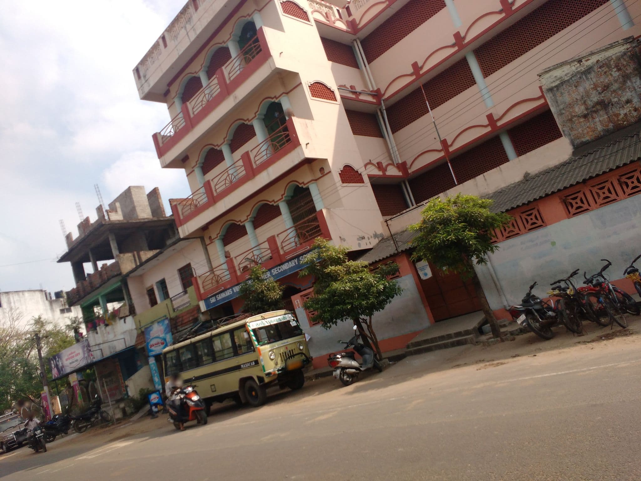 Street view near Capital O 1050 Hotel Aksharadha, Villianur — © nivethitha (CC BY-SA · Mapillary)