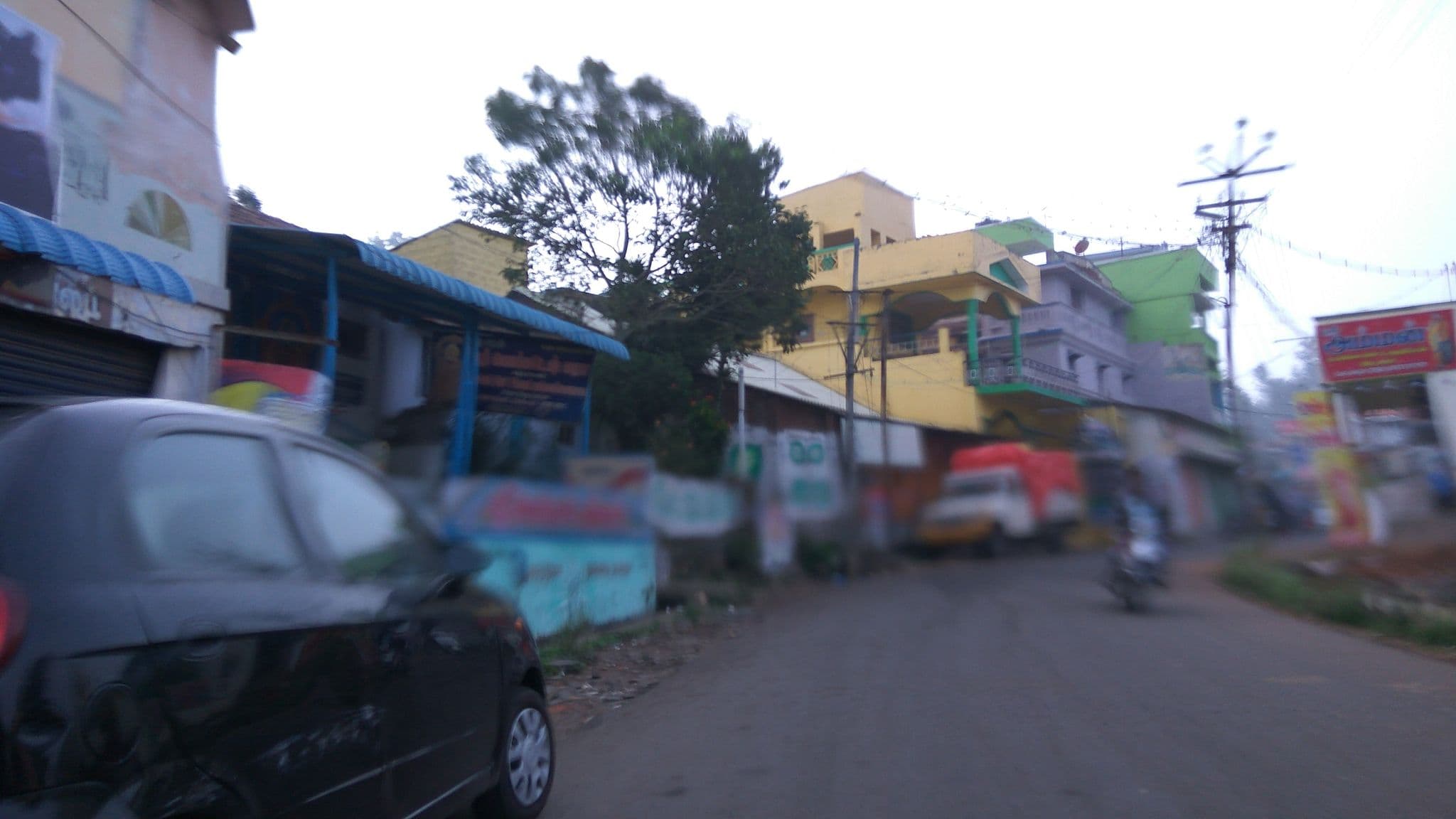 Street view near Hills Resorts, Yercaud — © natarajakaveeti (CC BY-SA · Mapillary)