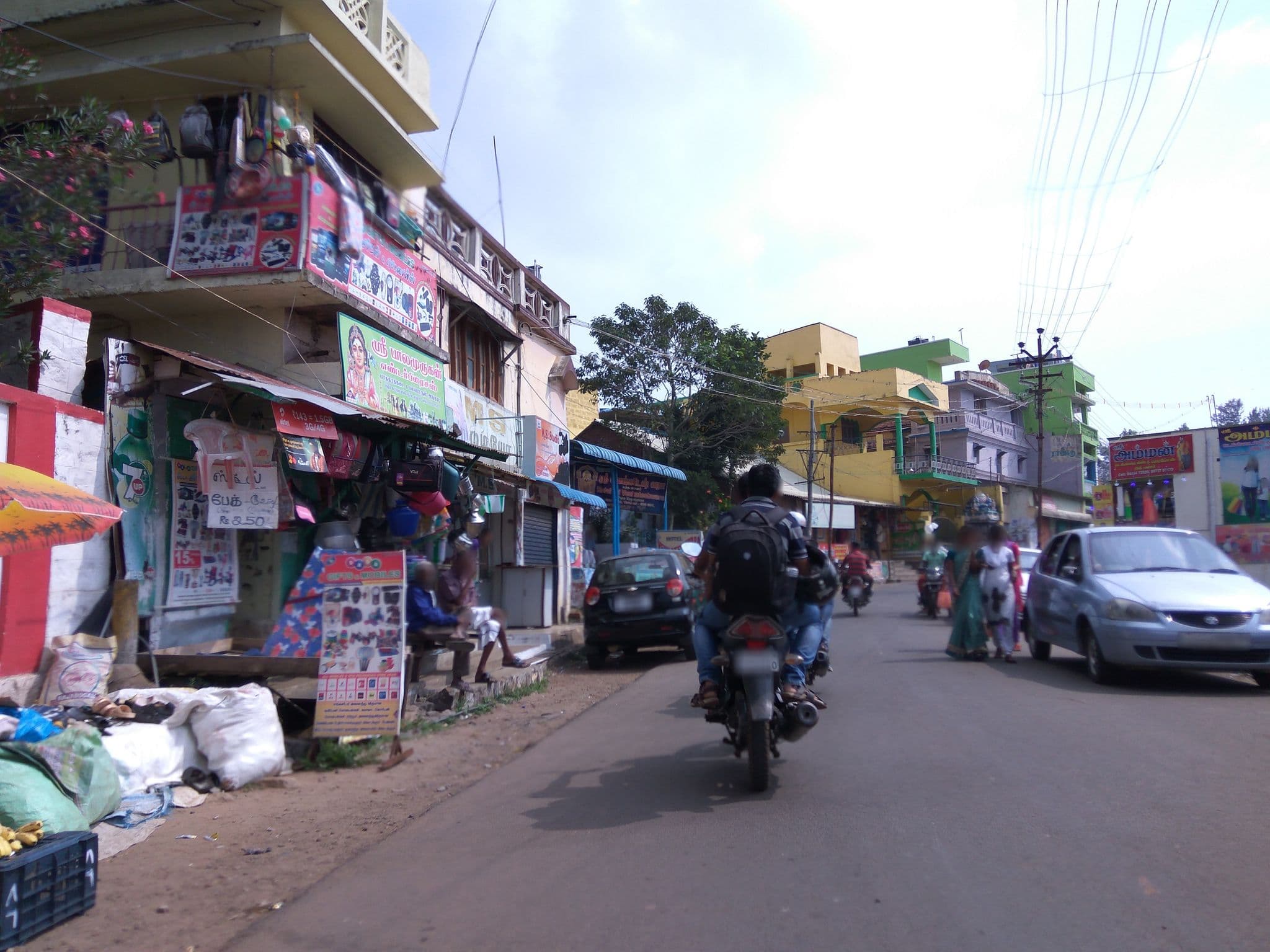 Street view near Thendral Resorts, Yercaud — © natarajakaveeti (CC BY-SA · Mapillary)