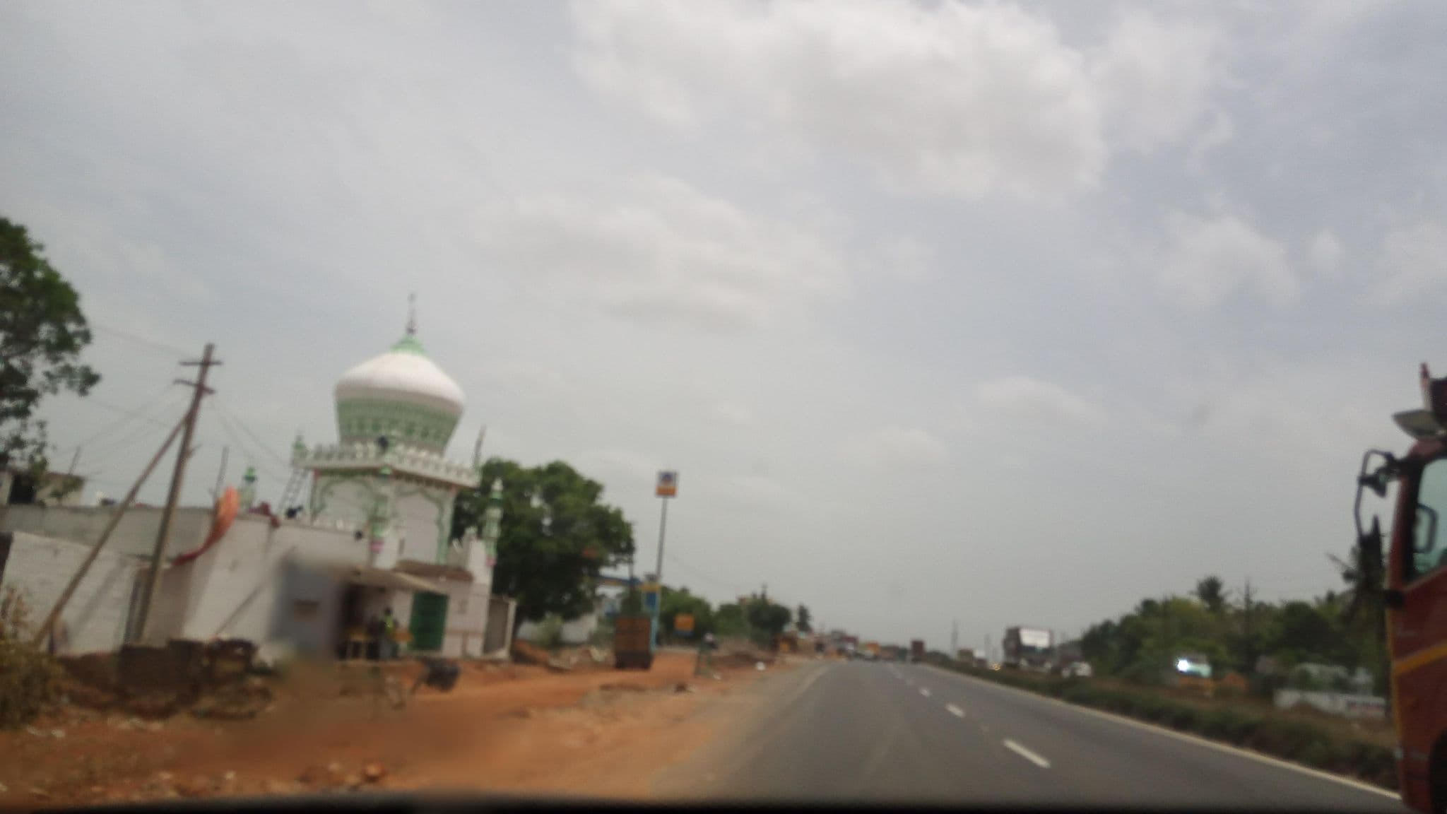 Street view near Hotel Welcome, Molasūr — © pradeepbv (CC BY-SA · Mapillary)
