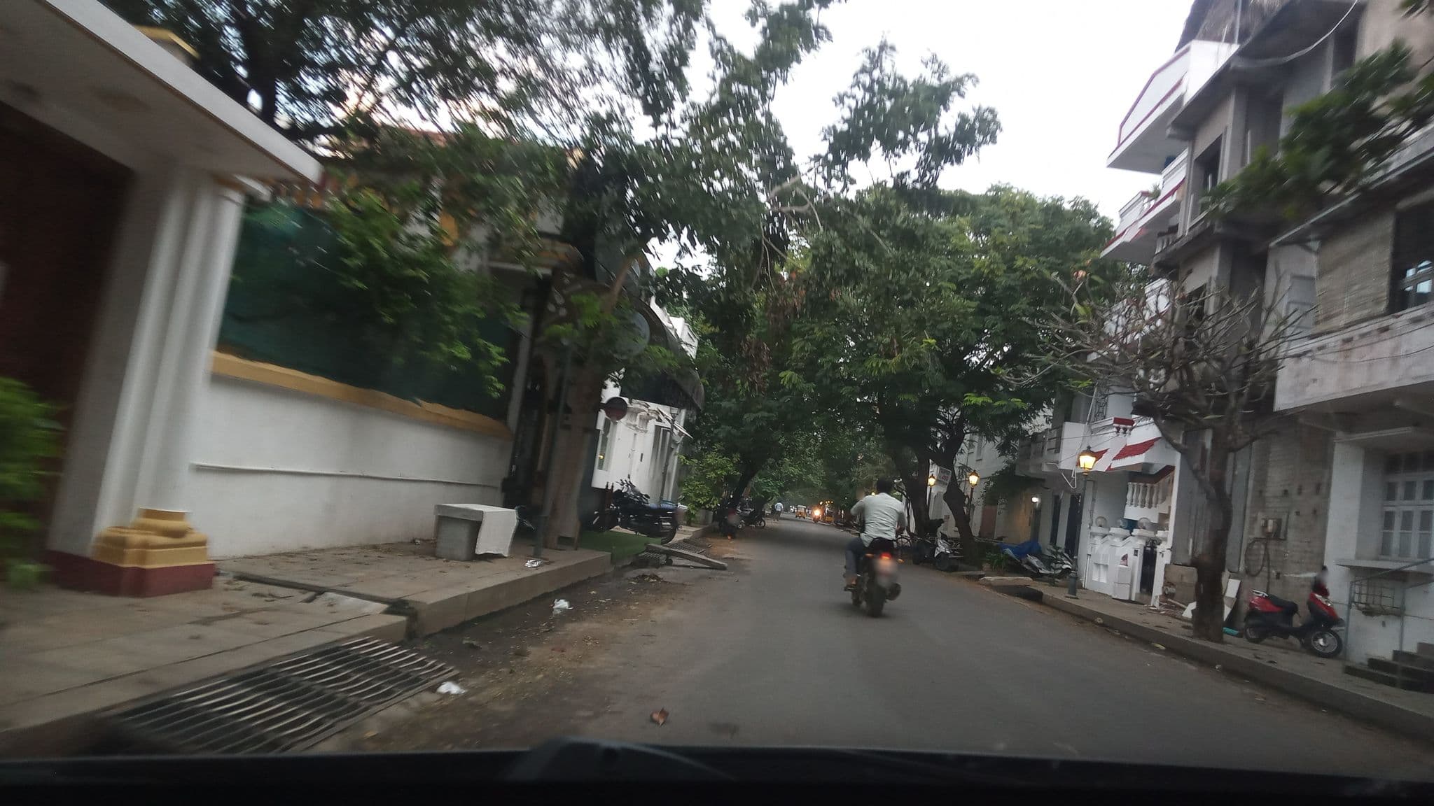 Street view near L'escale, Puducherry — © pradeepbv (CC BY-SA · Mapillary)