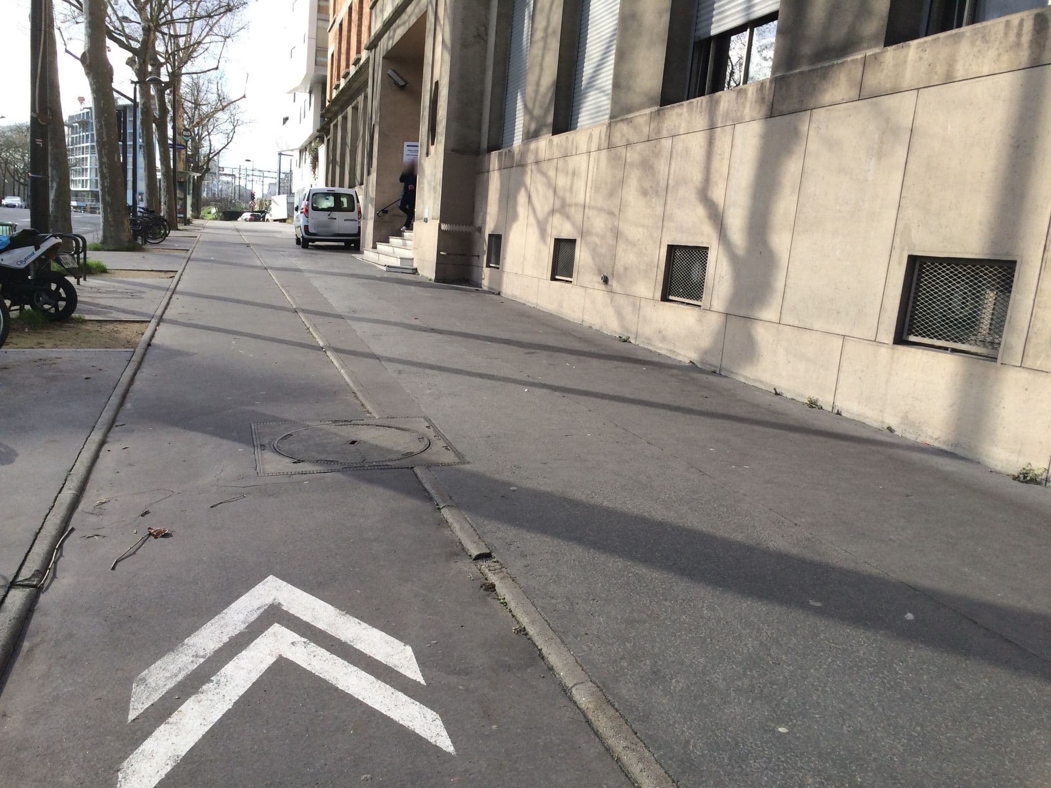 Street view near Novotel Suites, Malakoff — © josmougn (CC BY-SA · Mapillary)