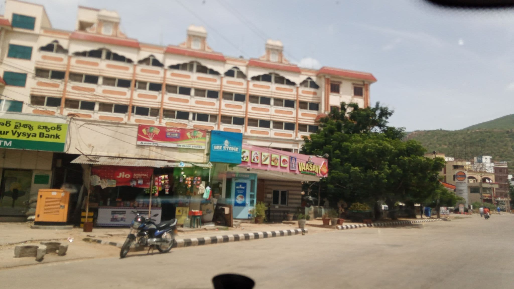 Street view near Hotel Bliss, Akkarampalle — © pradeepbv (CC BY-SA · Mapillary)