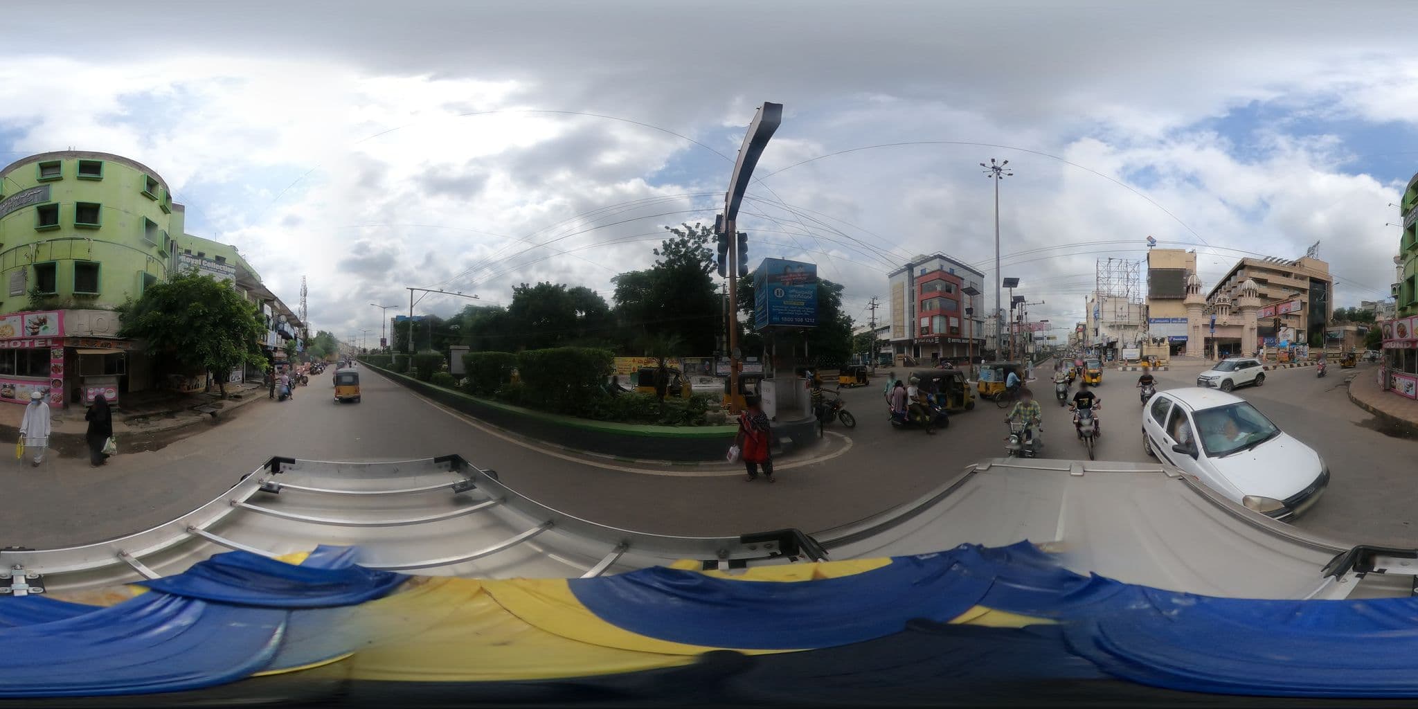 Street view near Viswas Lodge, Kurnool — © geomannar (CC BY-SA · Mapillary)