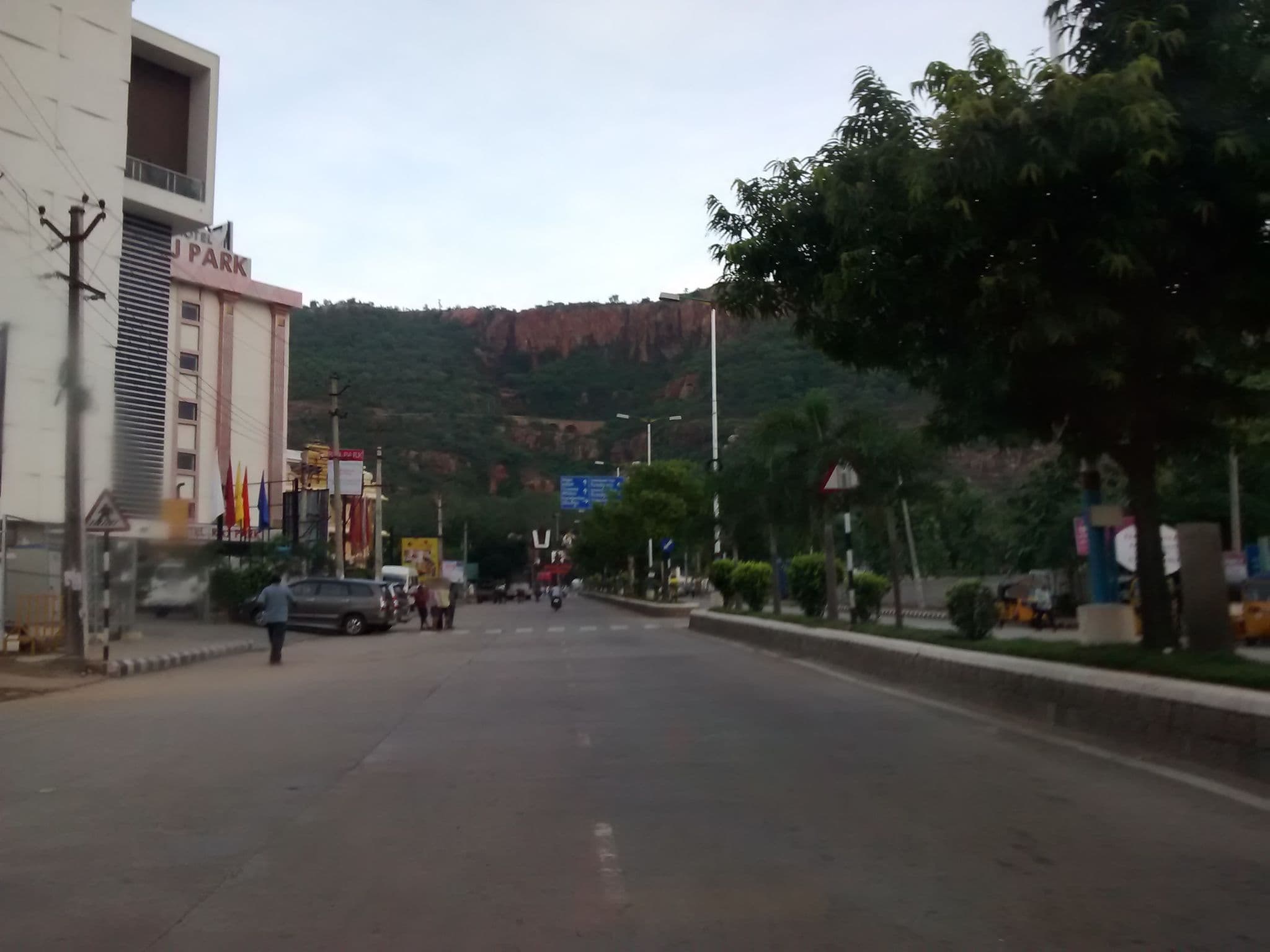 Street view near Dalmia Resorts, Akkarampalle — © chethan (CC BY-SA · Mapillary)