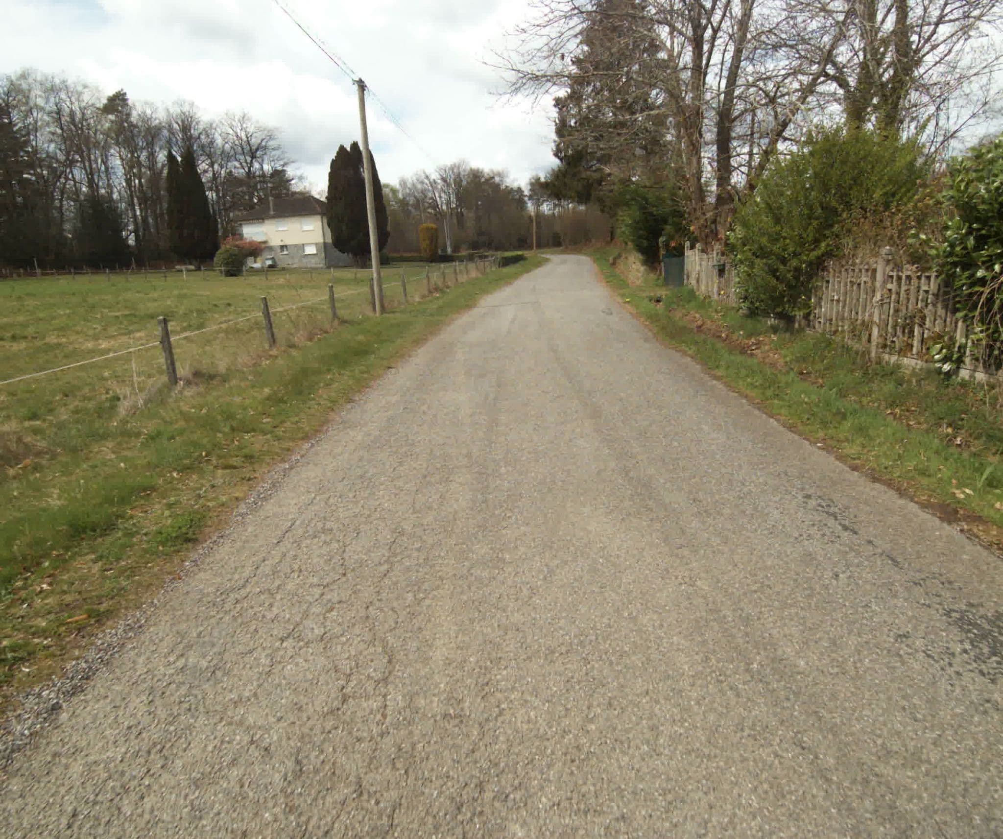 Street view near Chambre d'hôtes du Puy Blanc, Laguenne — © sogefi (CC BY-SA · Mapillary)