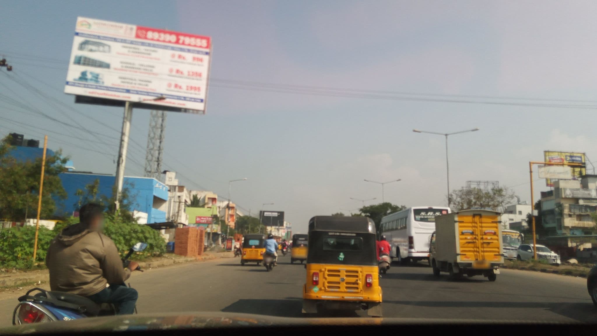 Street view near Udipi rao, Gūduvāncheri — © pradeepbv (CC BY-SA · Mapillary)