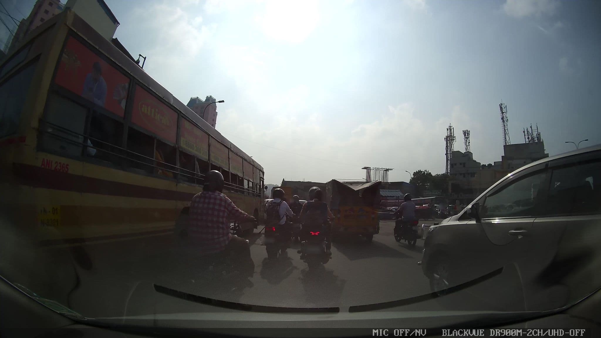 Street view near OYO Rooms Koyambedu Bus Stand, Nerkunram — © muthu (CC BY-SA · Mapillary)