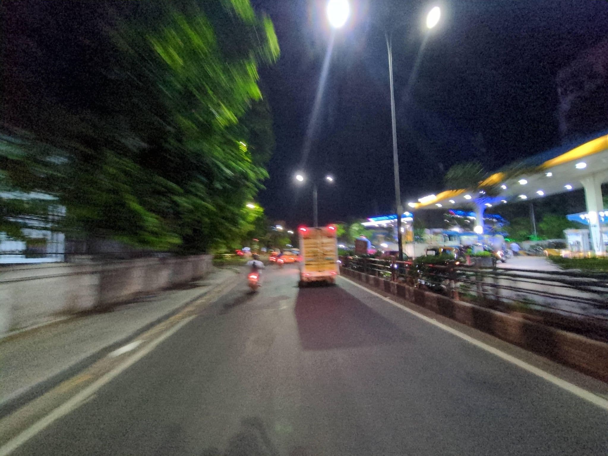 Street view near Step Inn, Gāndhī Nagar — © ganekum3 (CC BY-SA · Mapillary)