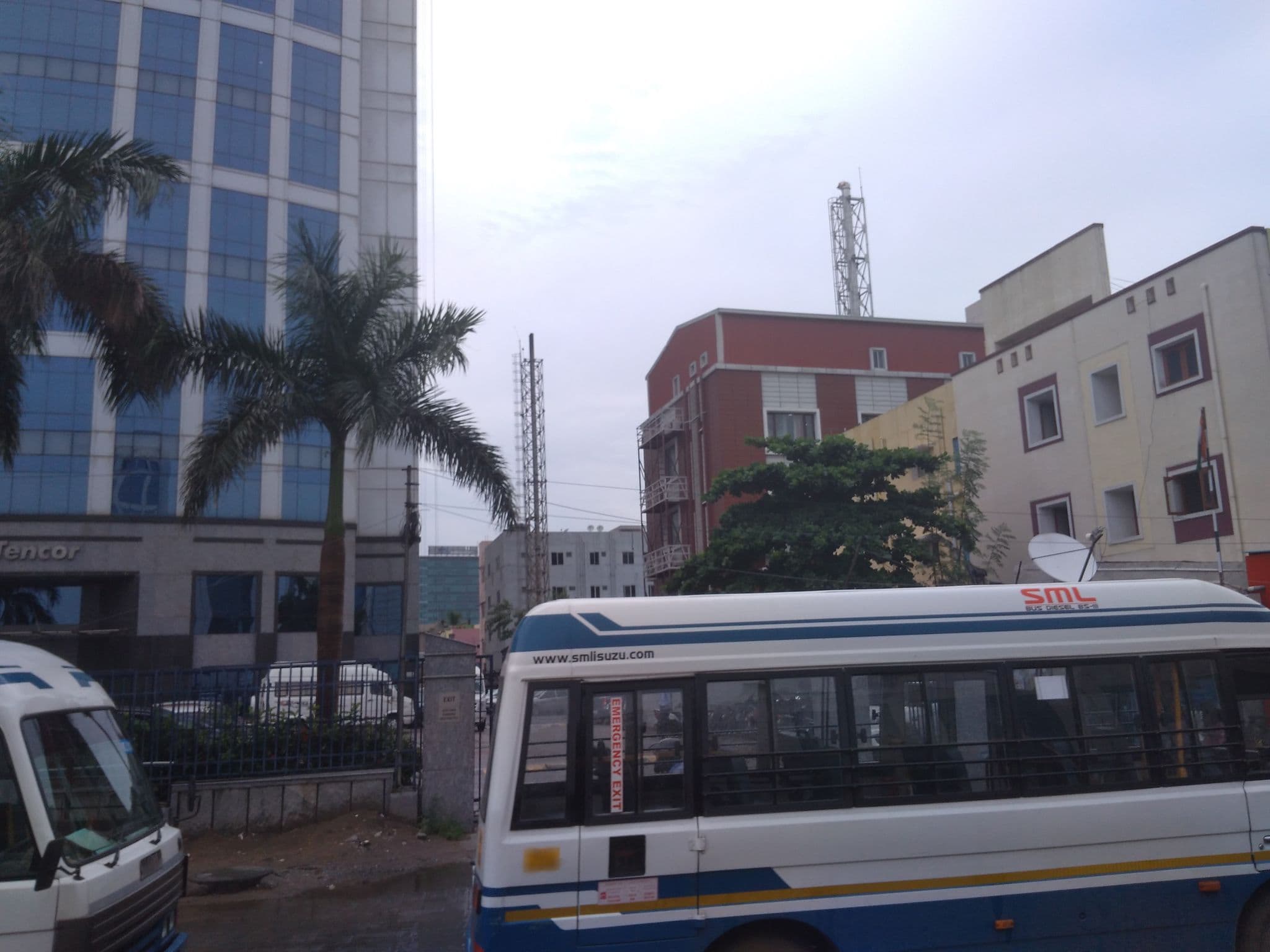 Street view near SmartStay, Kotivakkam — © ephu (CC BY-SA · Mapillary)