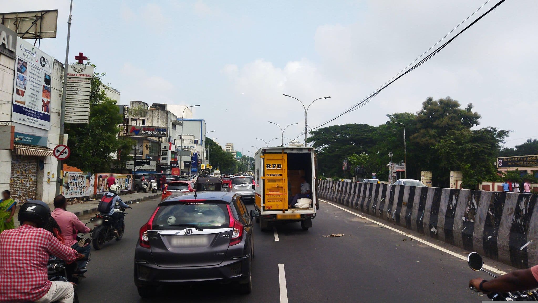 Street view near OYO 8645 Syeds Inn, Gāndhī Nagar — © pbtvignesh (CC BY-SA · Mapillary)