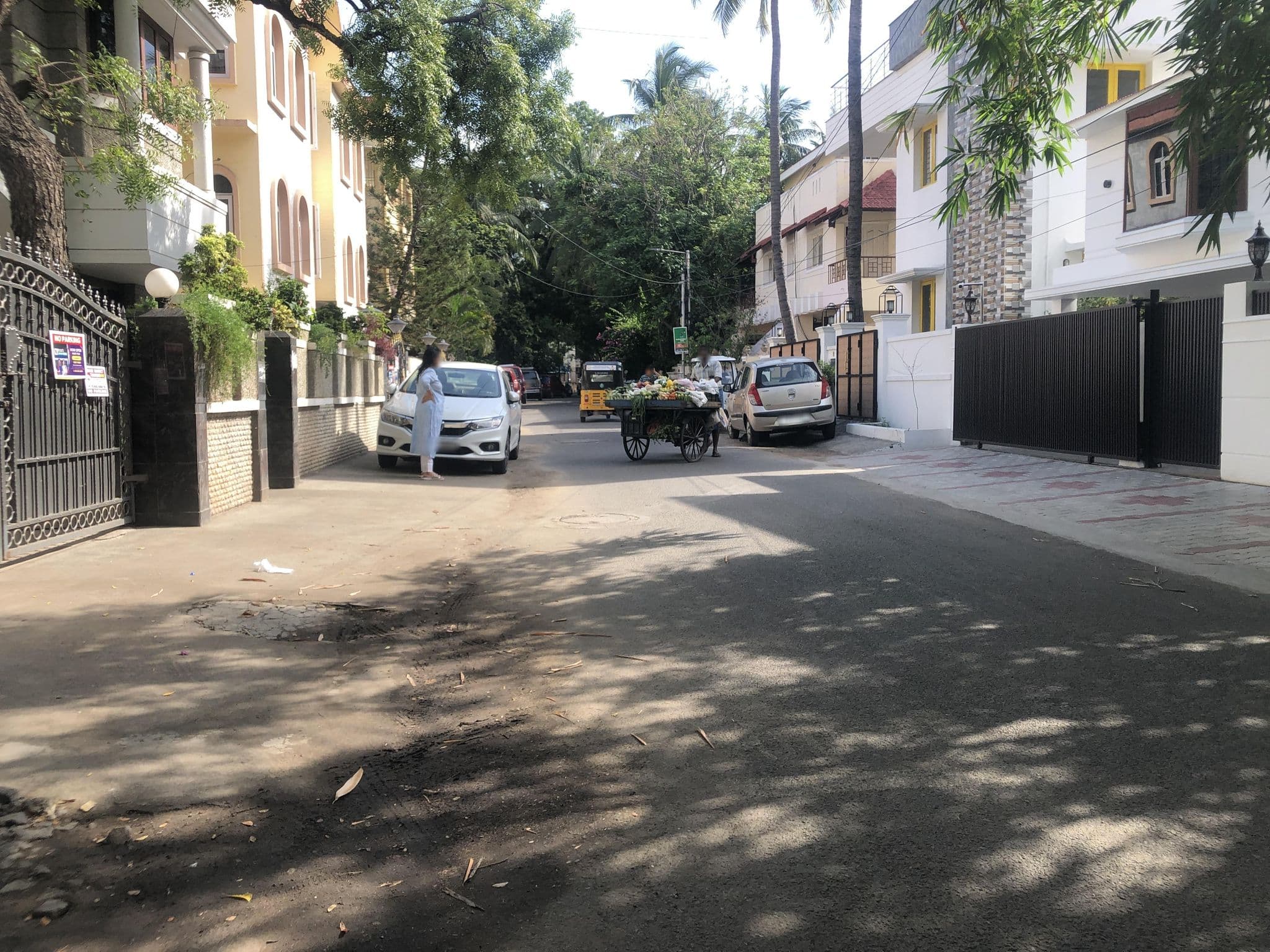 Street view near Executive Comfort UNA Xpress Mylapore, Gāndhī Nagar — © olily (CC BY-SA · Mapillary)