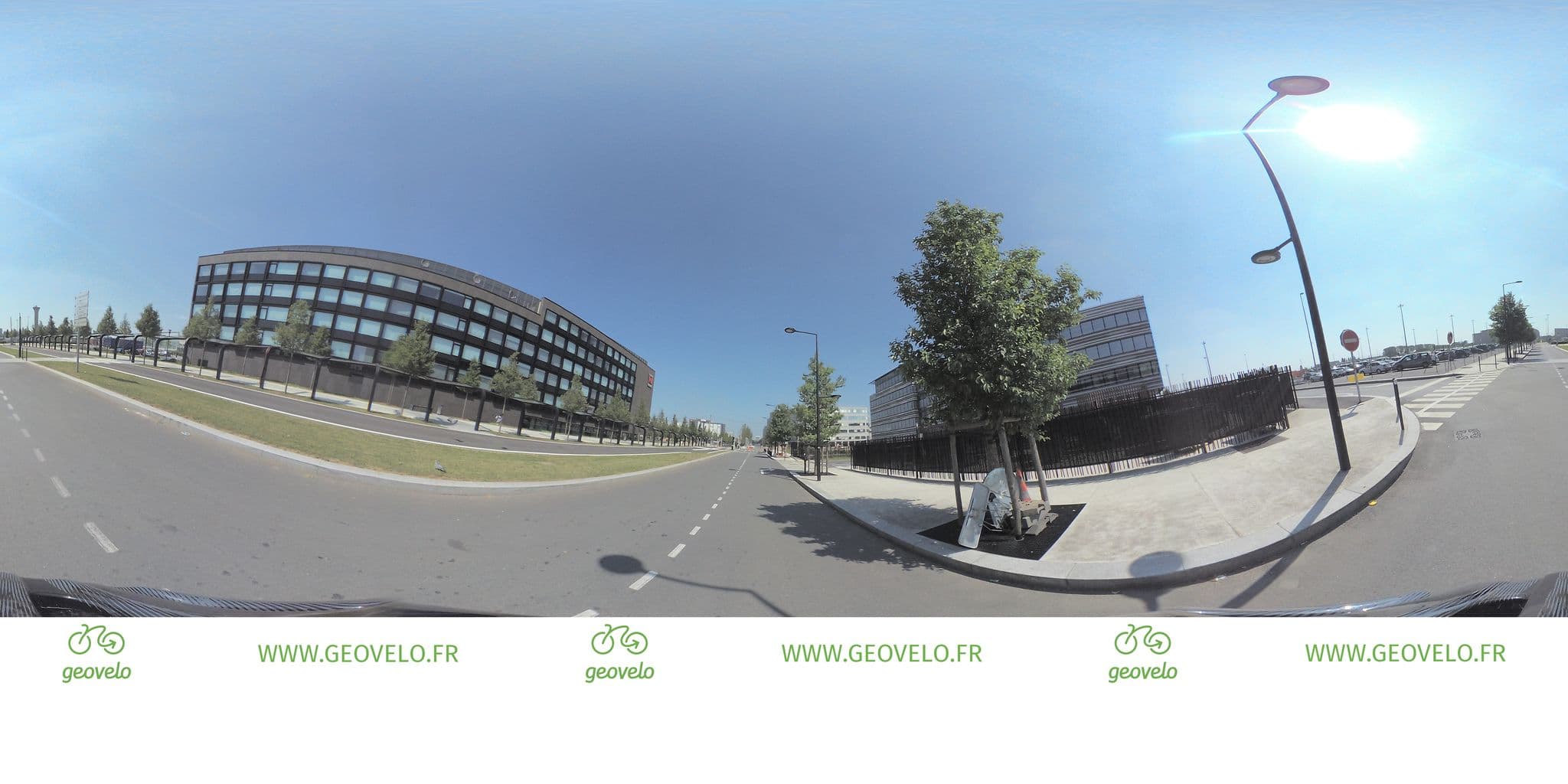 Street view near citizenM hotel Paris Charles de Gaulle Airport, Roissy-en-France — © simon_geovelo (CC BY-SA · Mapillary)