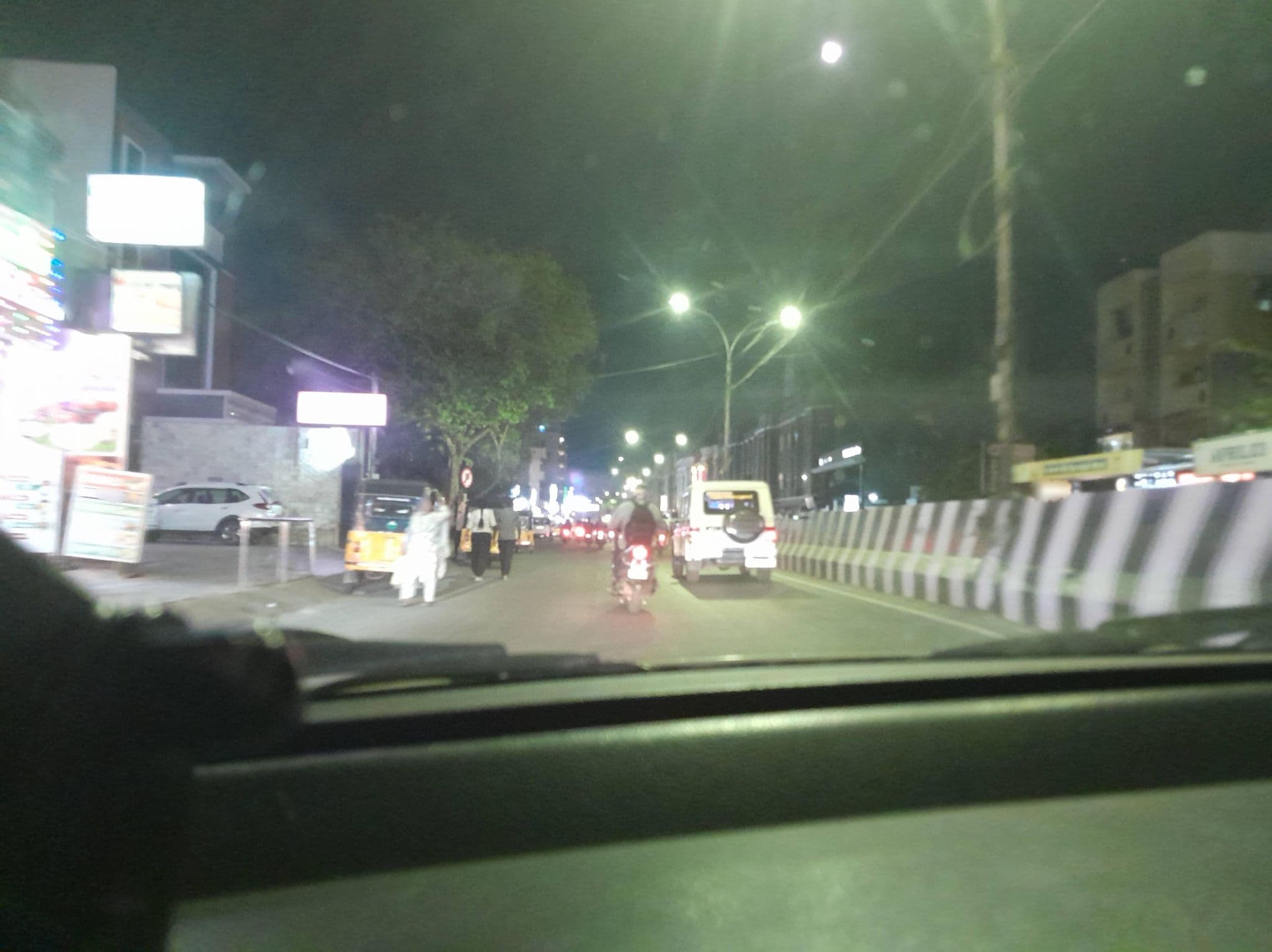 Street view near Hotel Bharath, Chennai — © jegadeeshcumta (CC BY-SA · Mapillary)