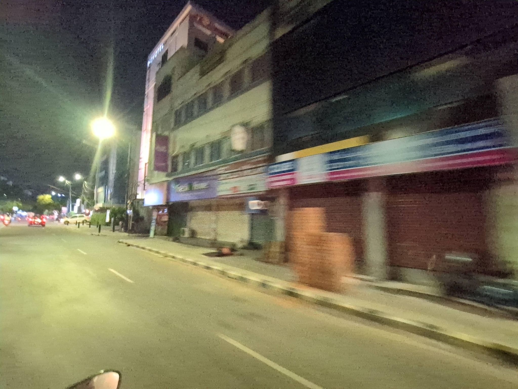 Street view near Novotel Pool, Gāndhī Nagar — © ganekum3 (CC BY-SA · Mapillary)
