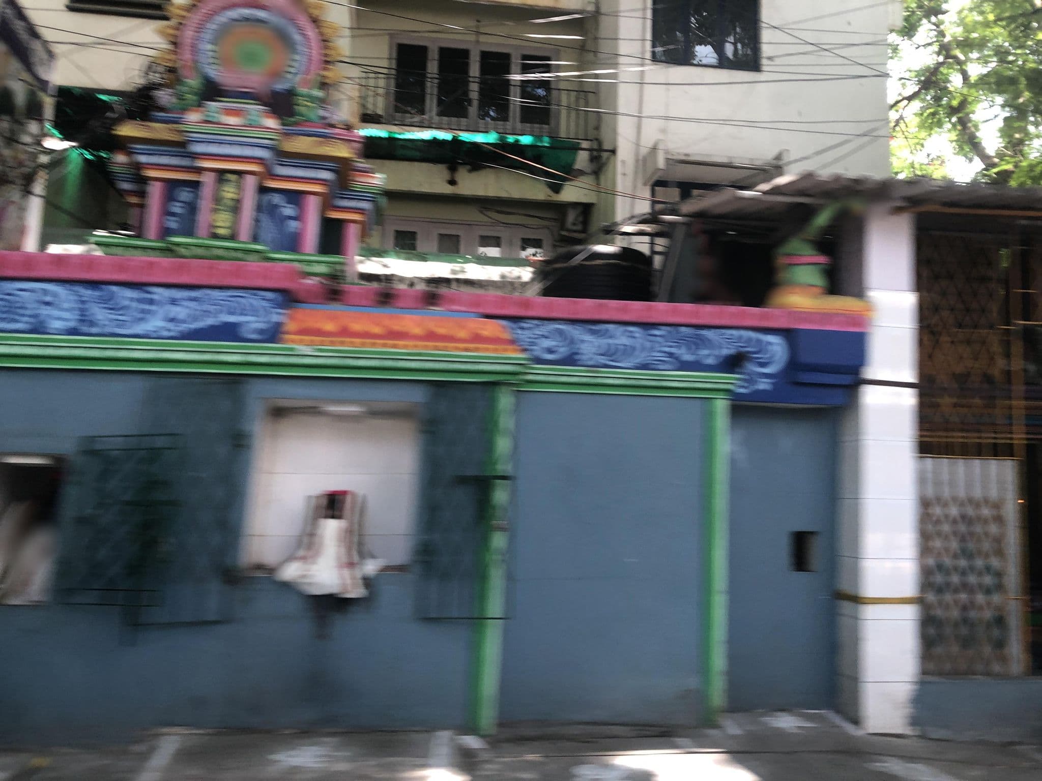 Street view near Fabhotel Venkeys Service Apartment, Gāndhī Nagar — © olily (CC BY-SA · Mapillary)