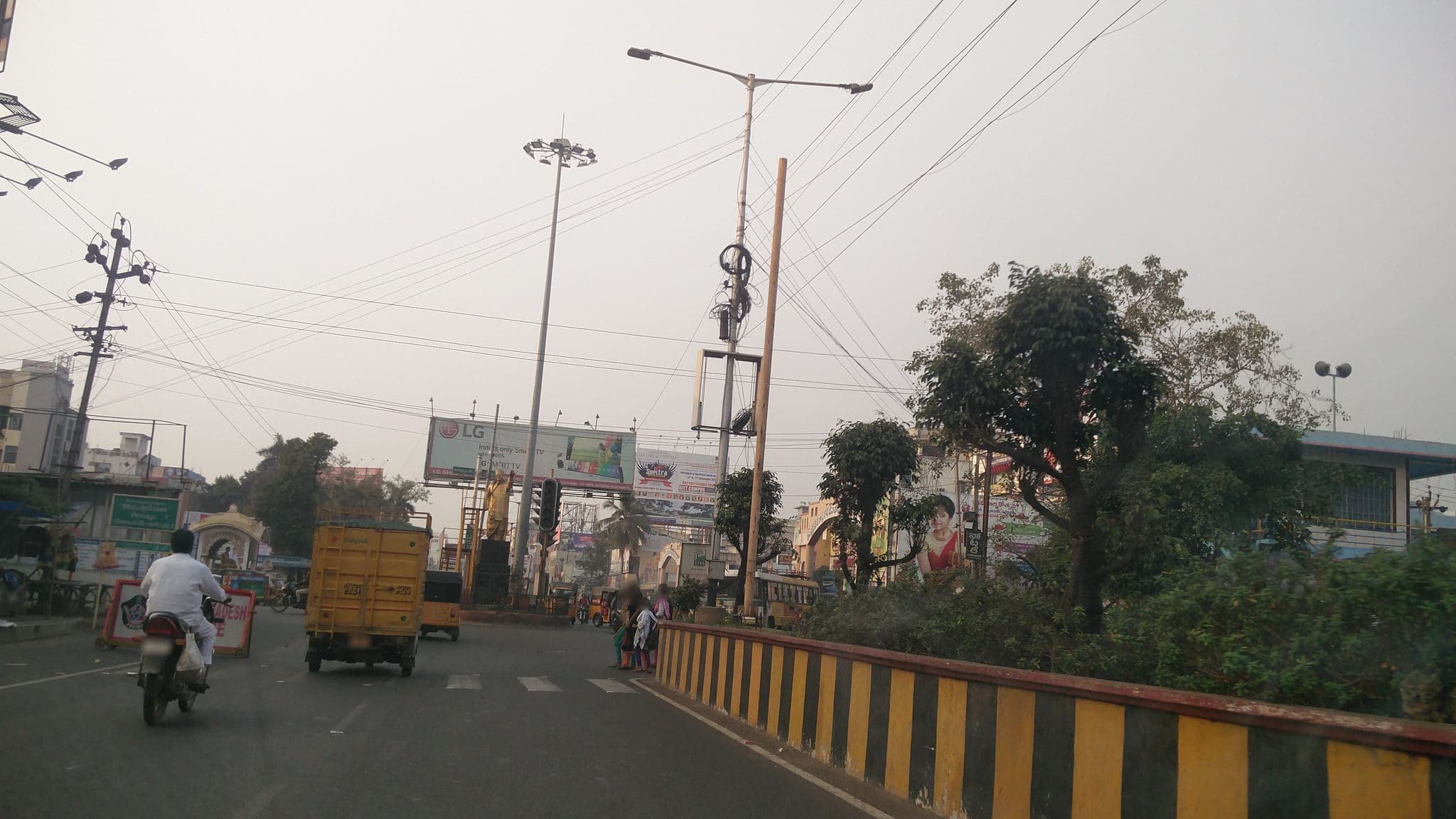 Street view near Hotel rathna palace, Rajamahendravaram — © jothirnadh (CC BY-SA · Mapillary)