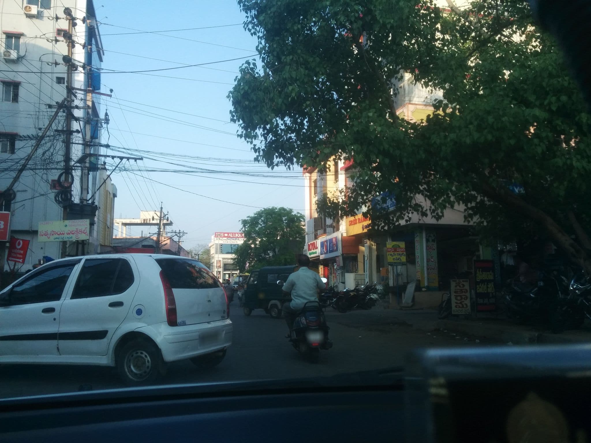 Street view near Challa Residency, Rajamahendravaram — © reddyk (CC BY-SA · Mapillary)