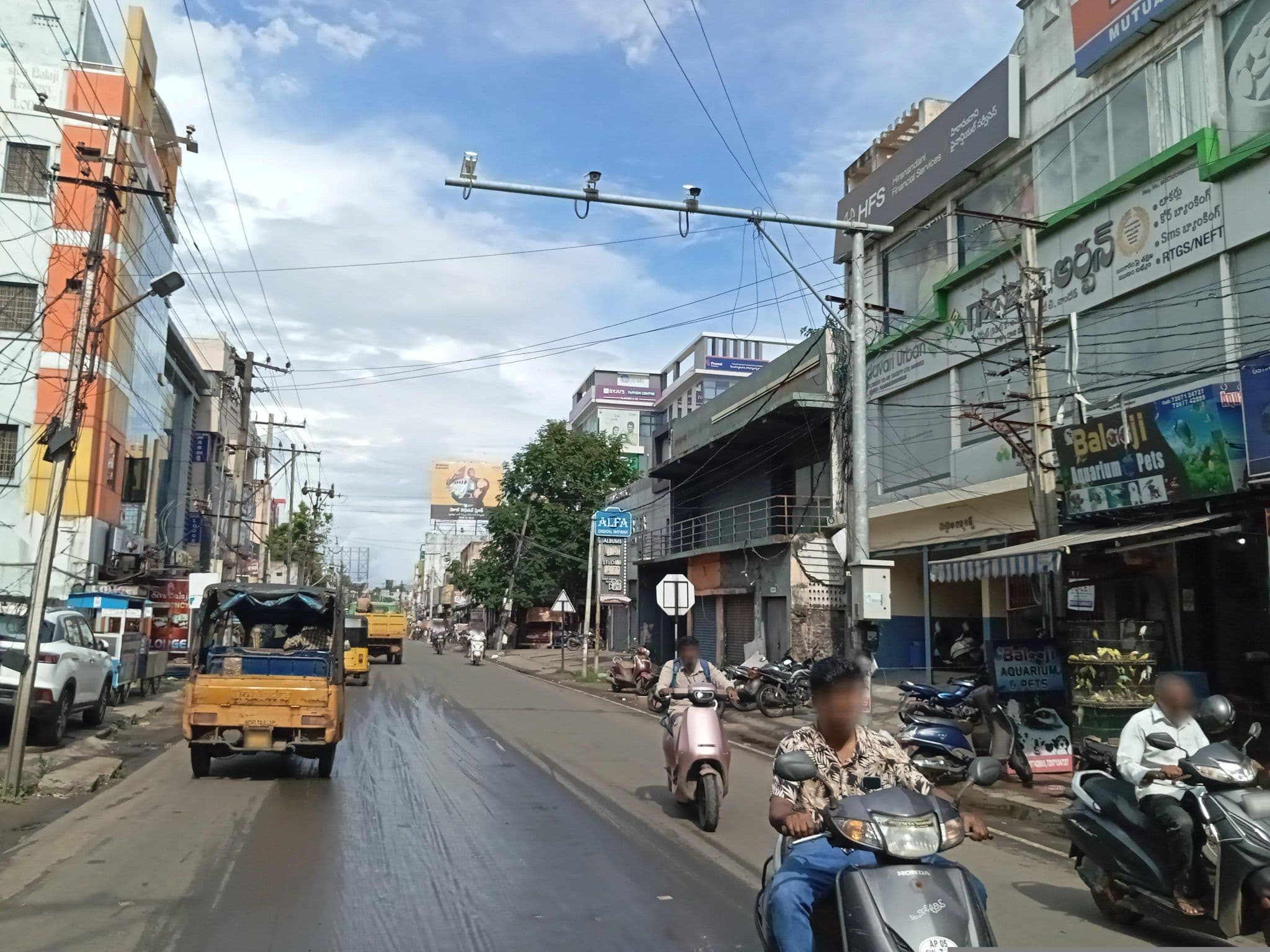 Street view near Siva Balaji Residency, Rajamahendravaram — © Gayatrinandini (CC BY-SA · Mapillary)