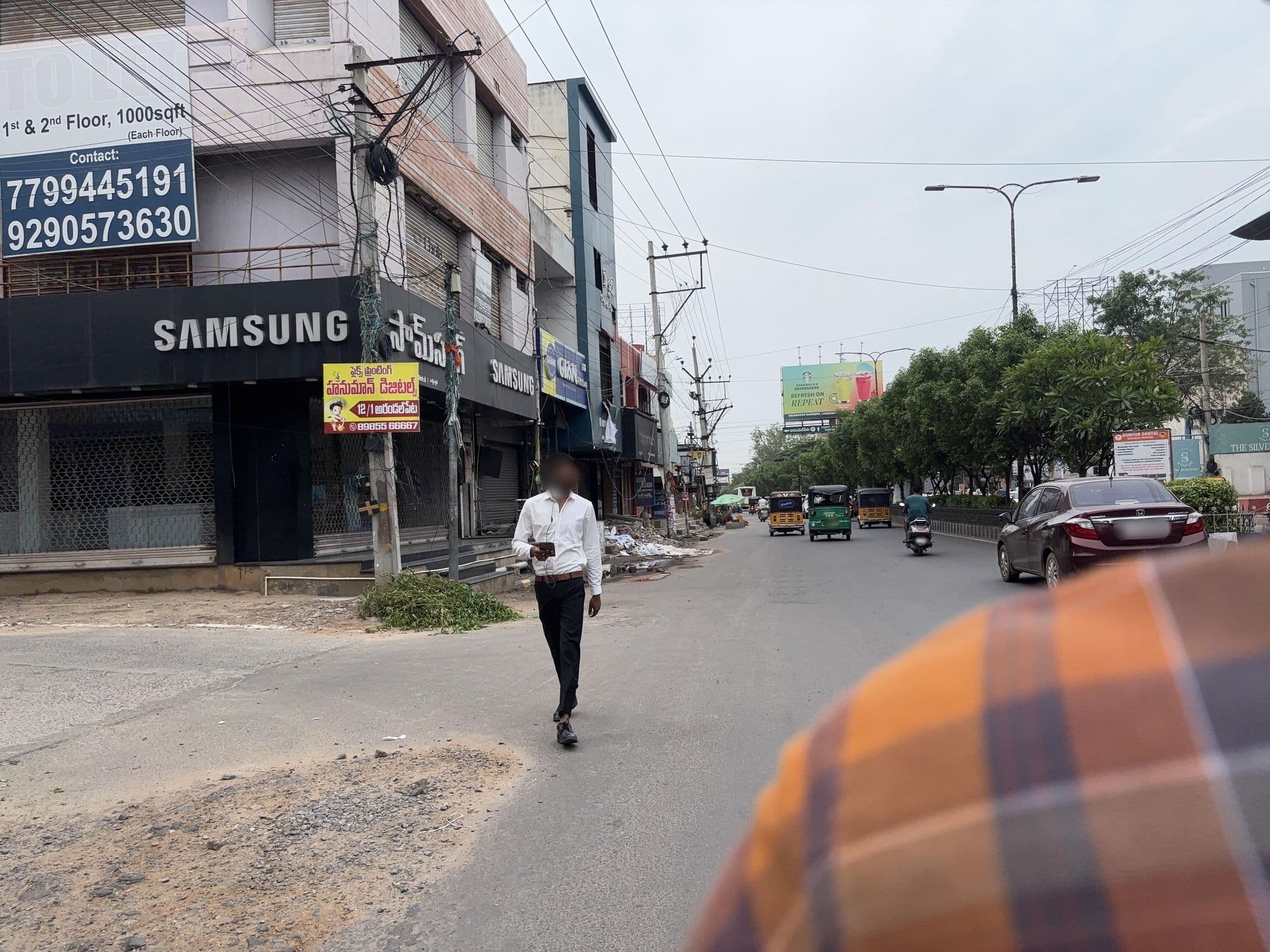 Street view near Grand Nagarjuna, Guntur — © Hindusri (CC BY-SA · Mapillary)
